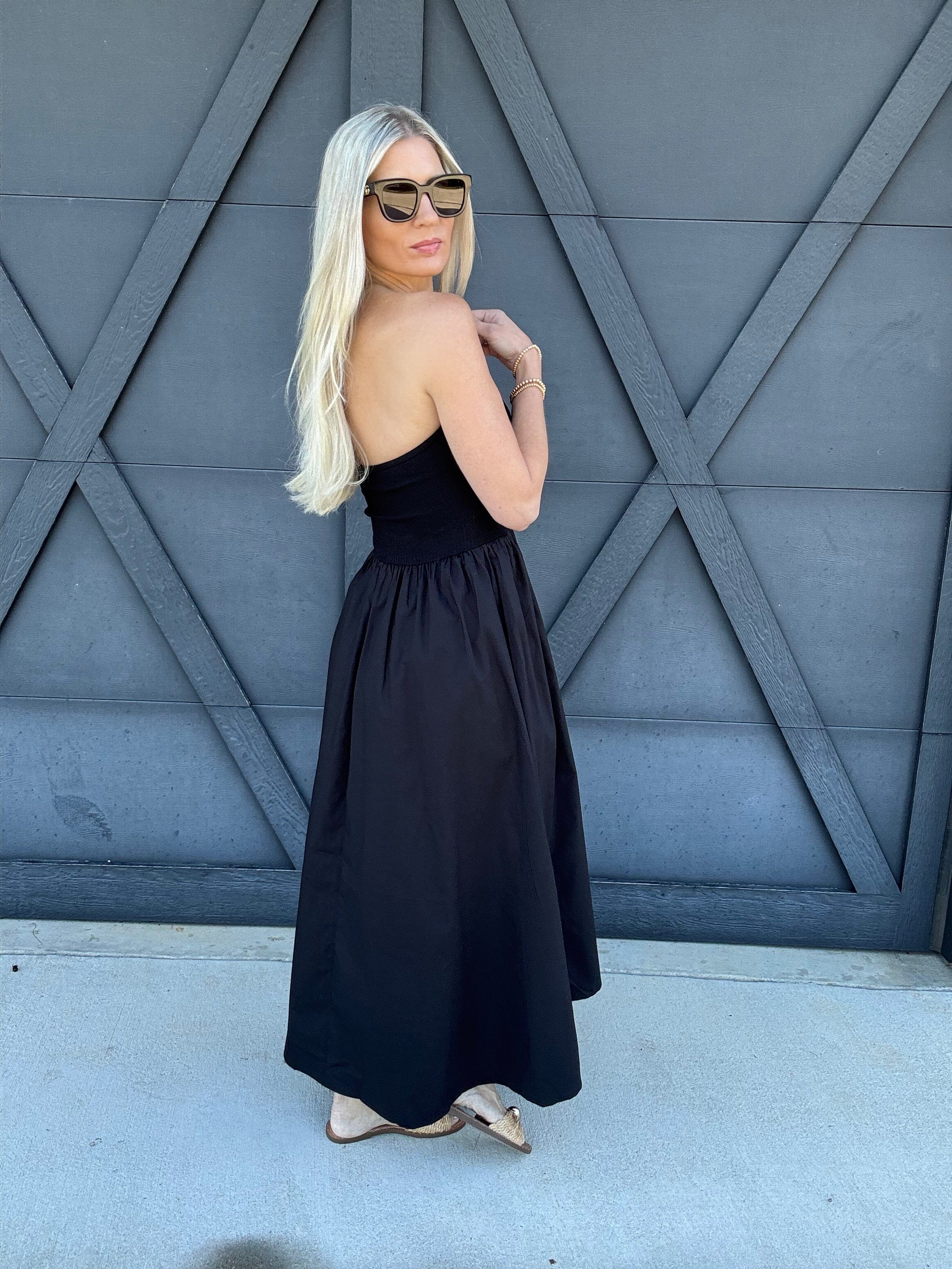 blu pepper DRESSES Strapless Front Twist Midi Dress In Black