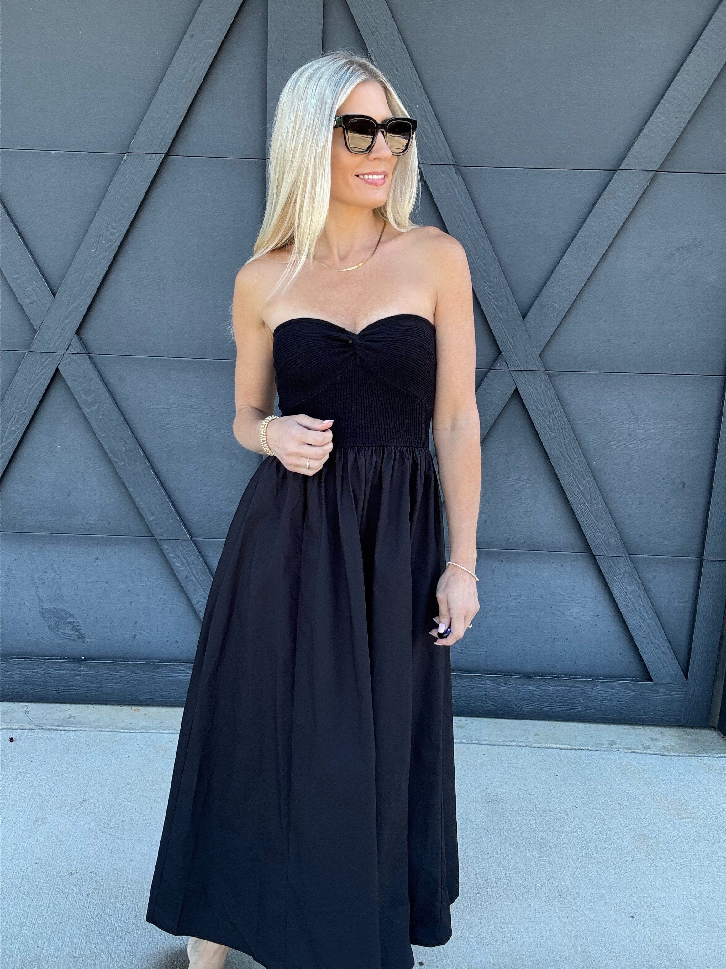 blu pepper DRESSES Strapless Front Twist Midi Dress In Black