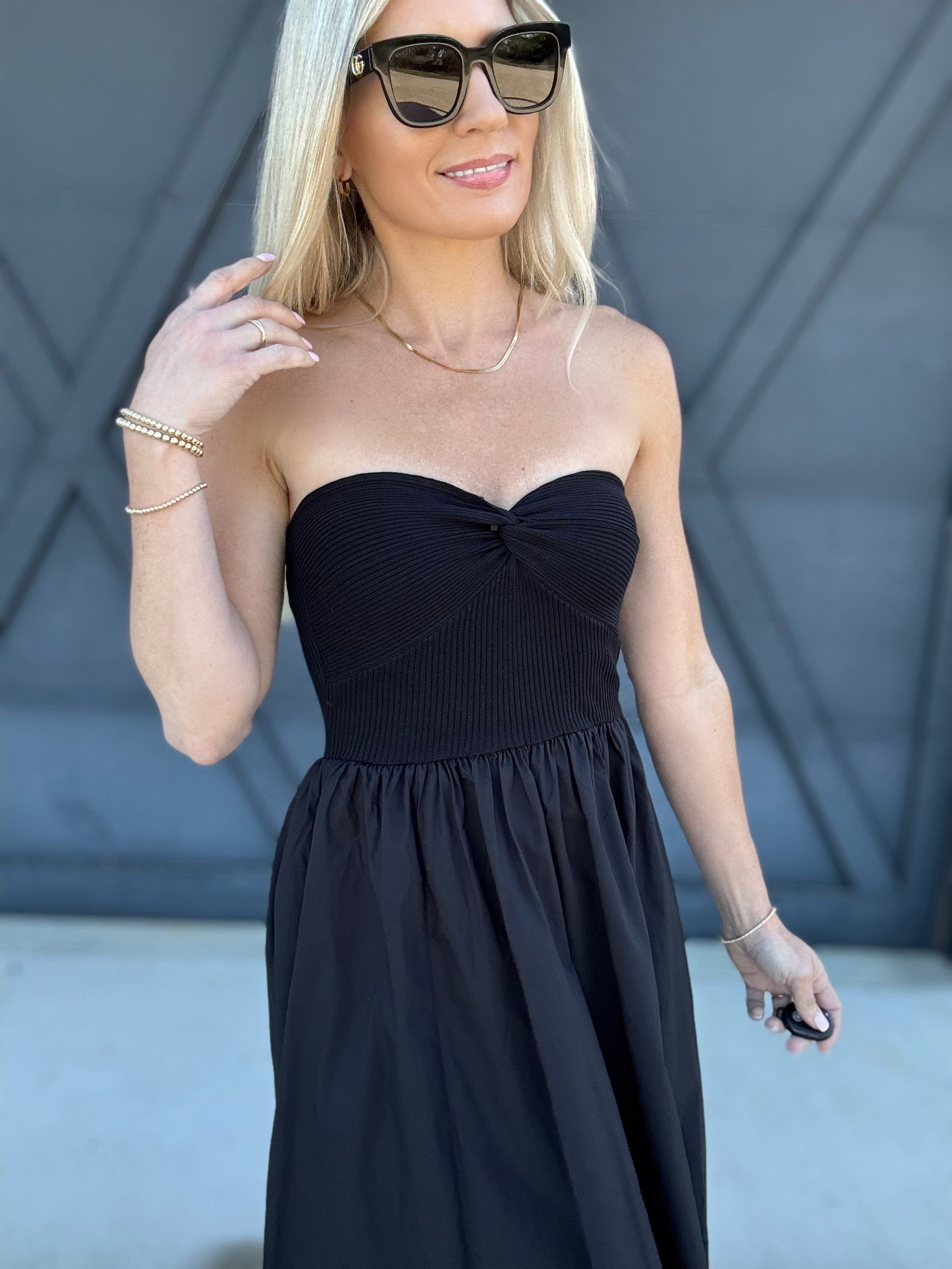 blu pepper DRESSES Strapless Front Twist Midi Dress In Black
