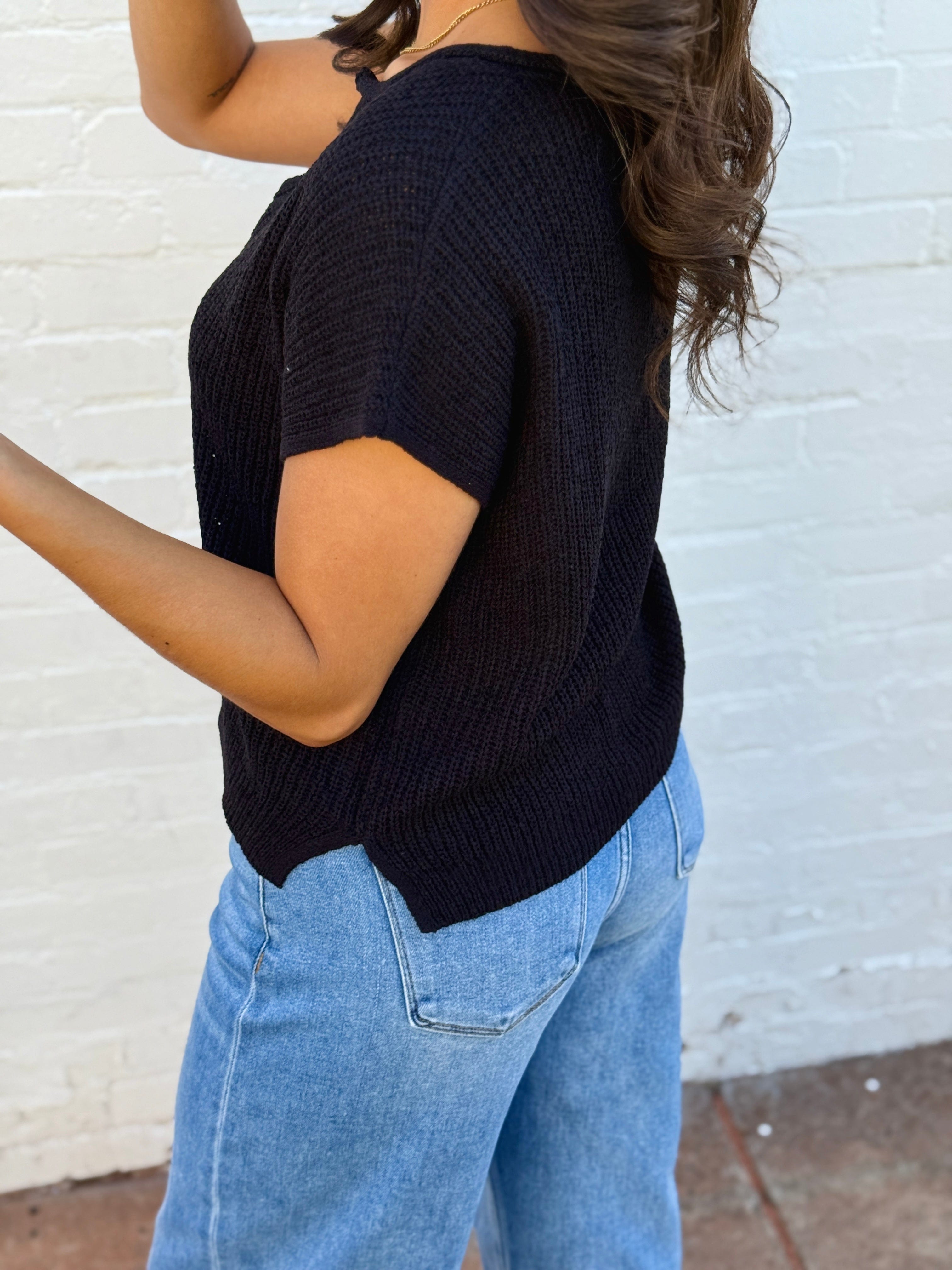 blu pepper Tops - Sweaters Split Neck Top In Black