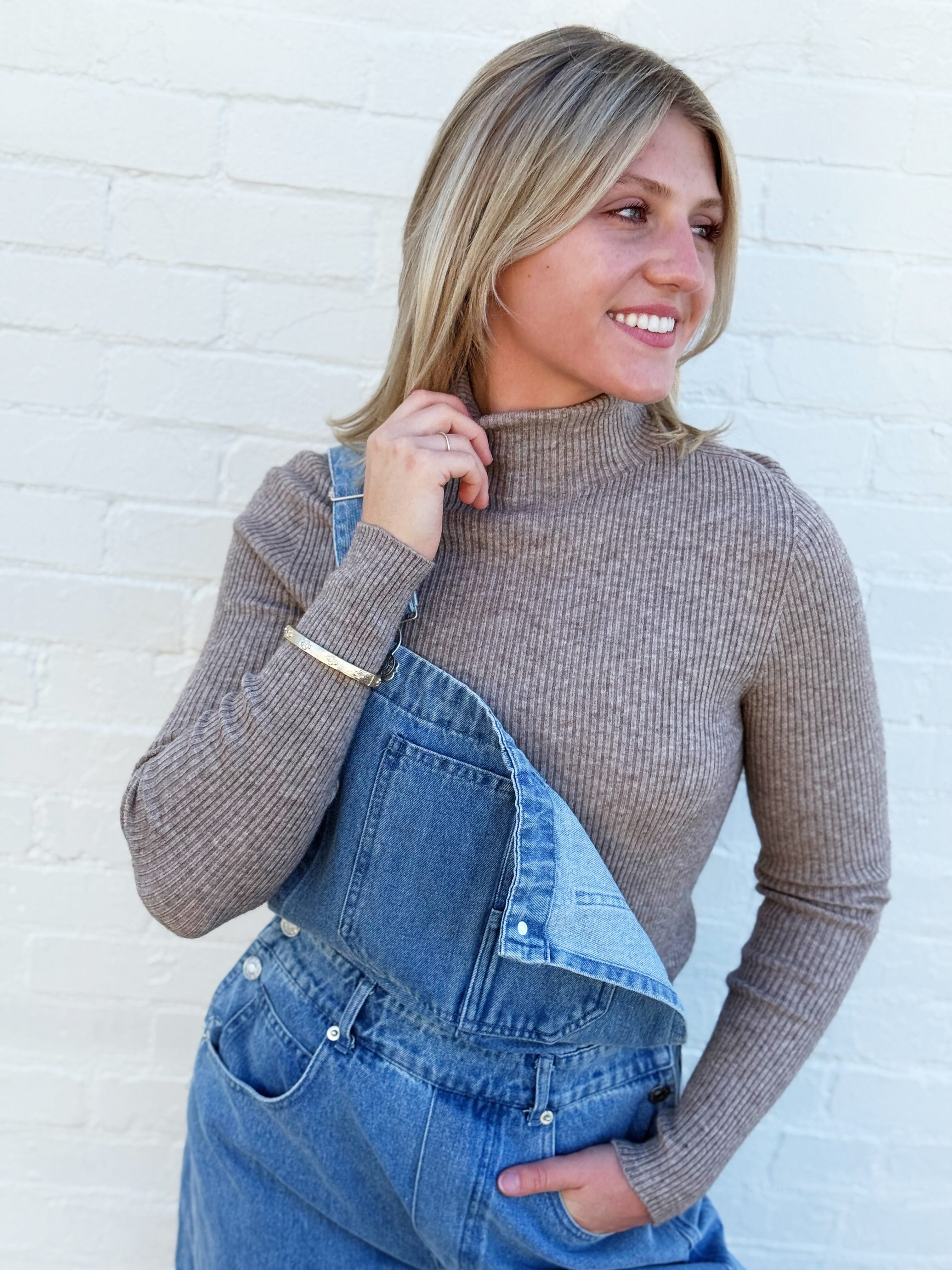Bluivy Tops - Sweaters Mock Neck Ribbed Long Sleeve In Latte