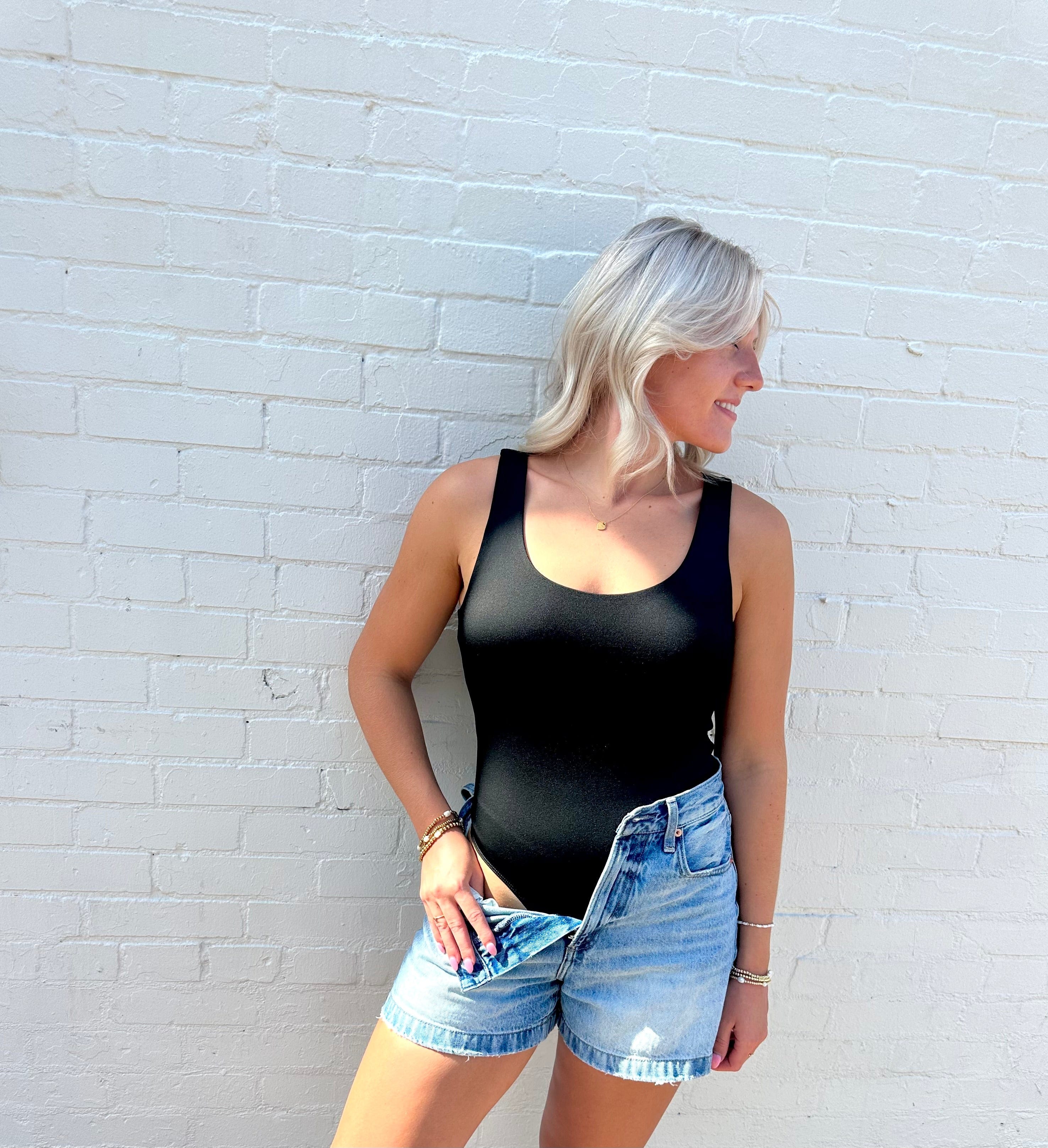 Scoop Neck Seamless Bodysuit In Black - Infinity Raine