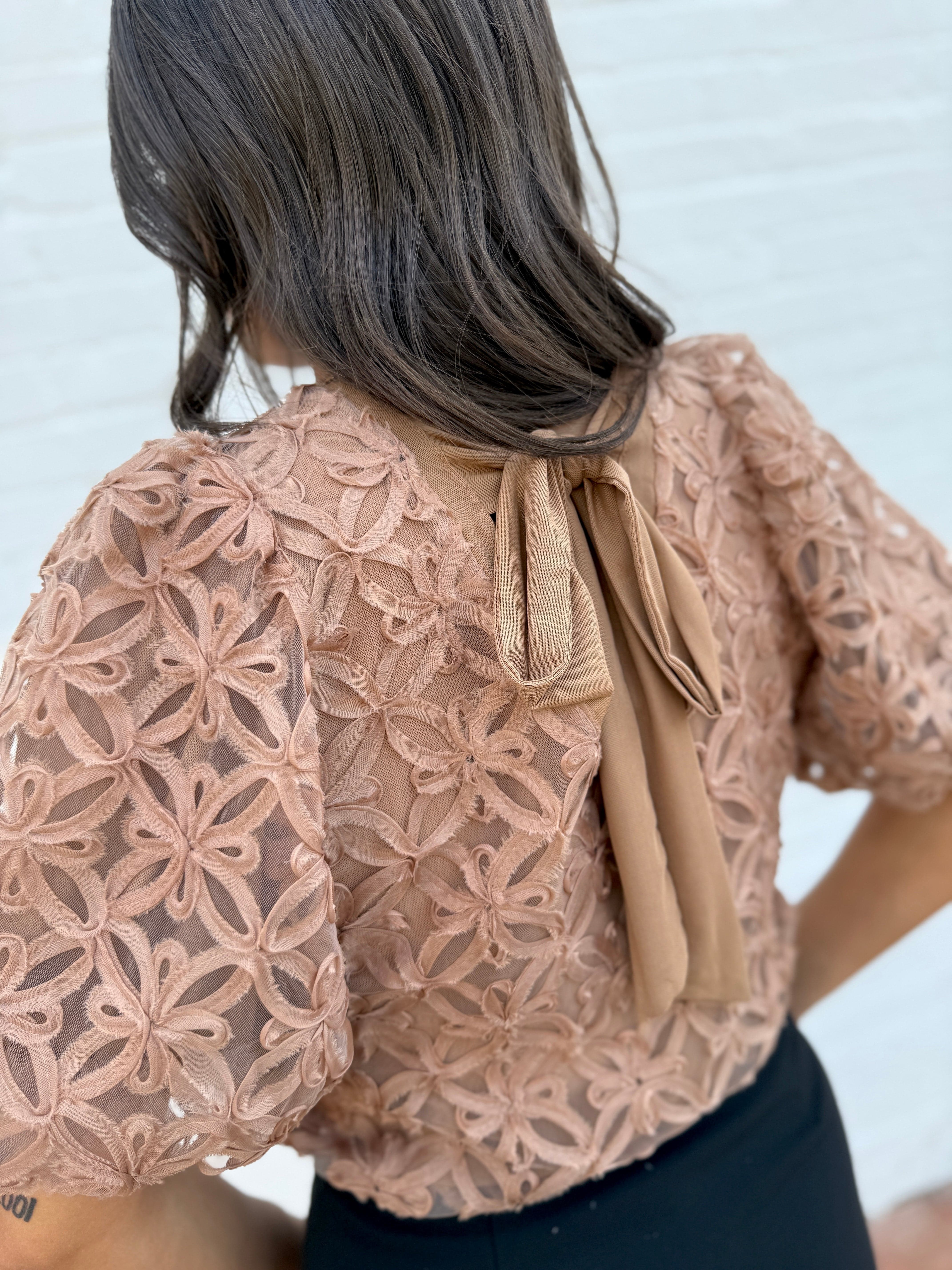 ee:some Tops - Blouses Sheer Floral Puff Sleeve Blouse In Coco