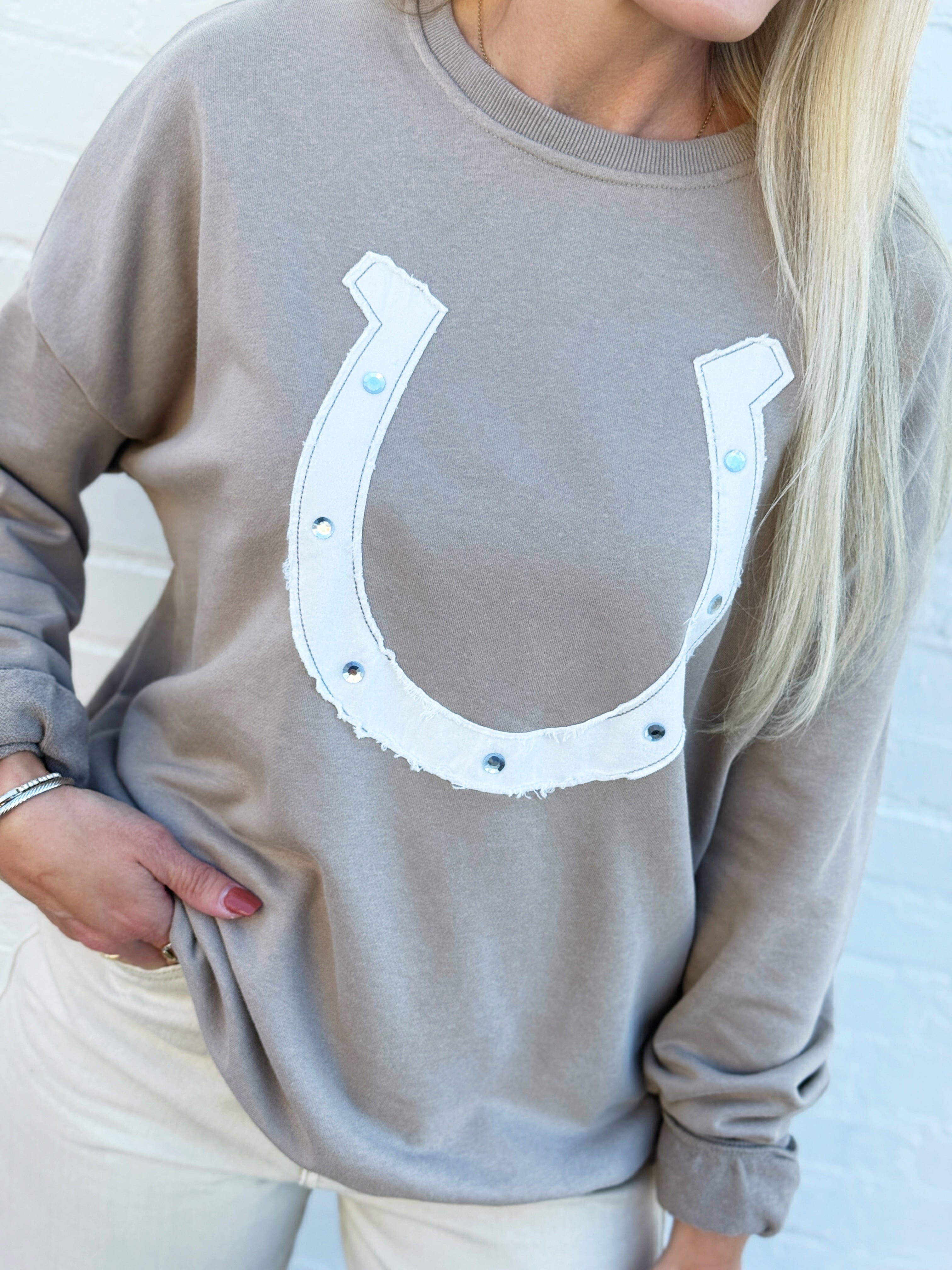 ee:some Tops - Sweatshirts Horseshoe Pullover In Almond Milk