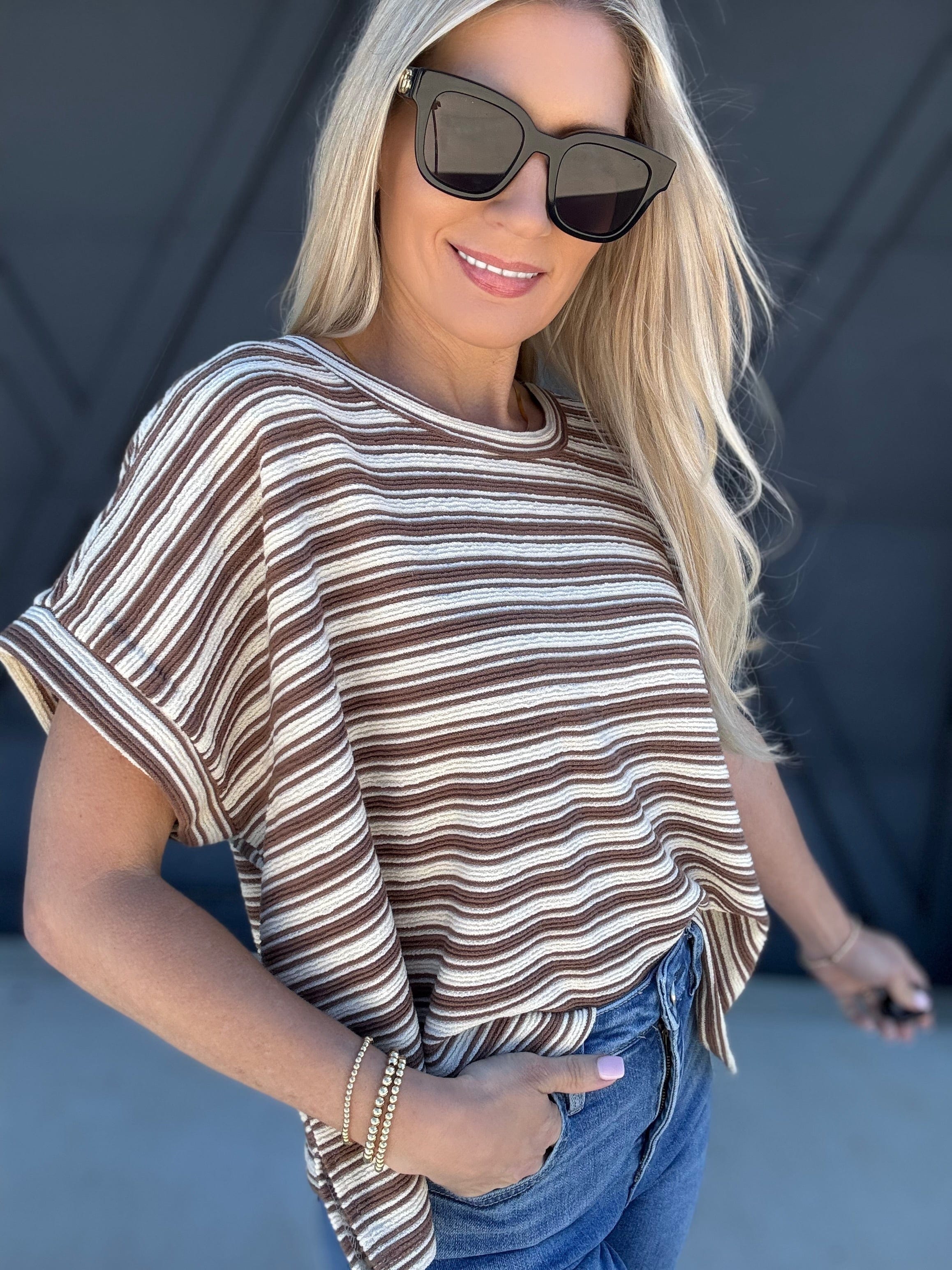 ee:some Tops - Tees Textured Stripe Short Sleeve Top In Coco