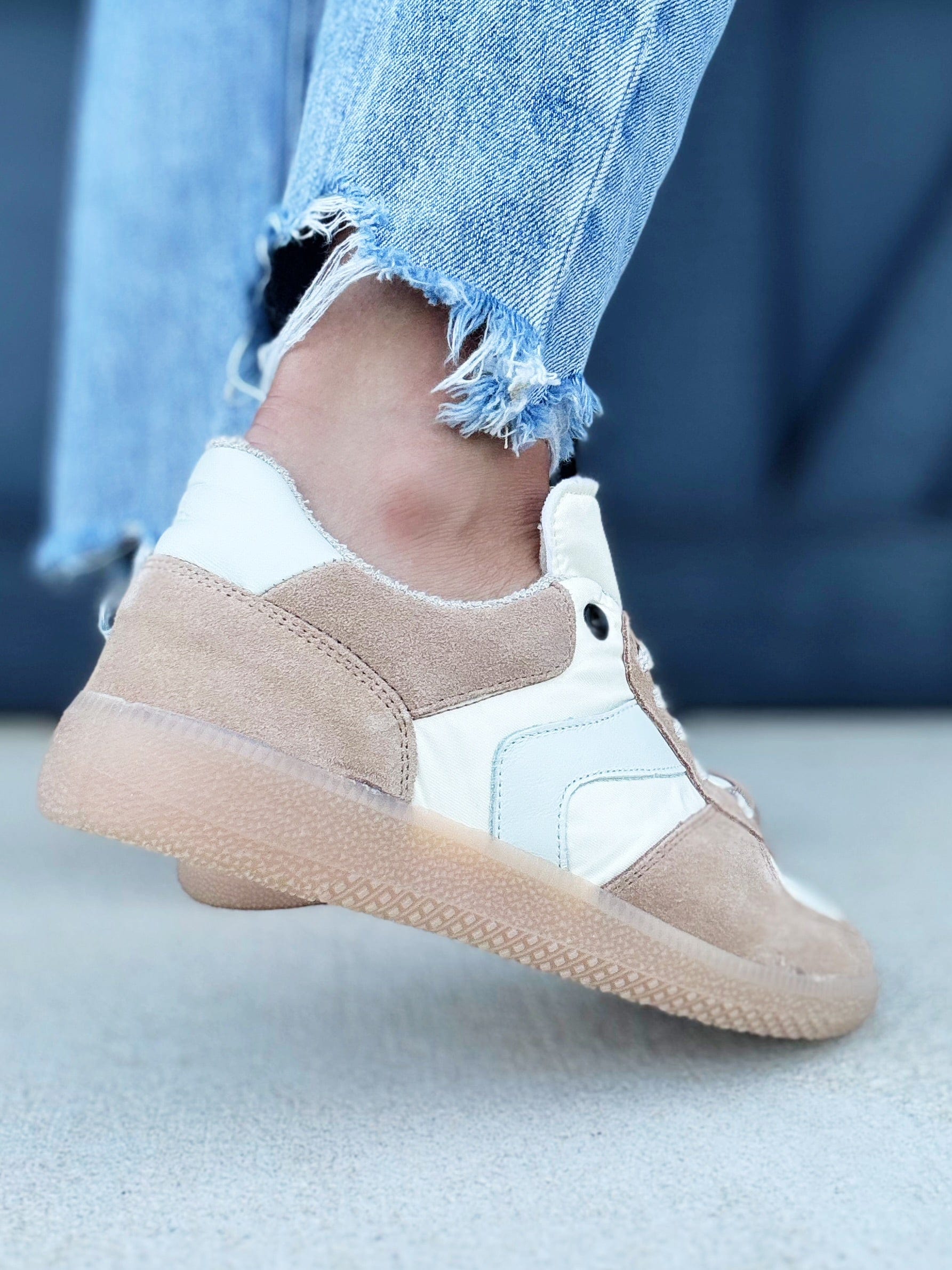 Shu Shop Shoes - Sneakers Shu Shop Sylvia Sneaker In Beige Suede