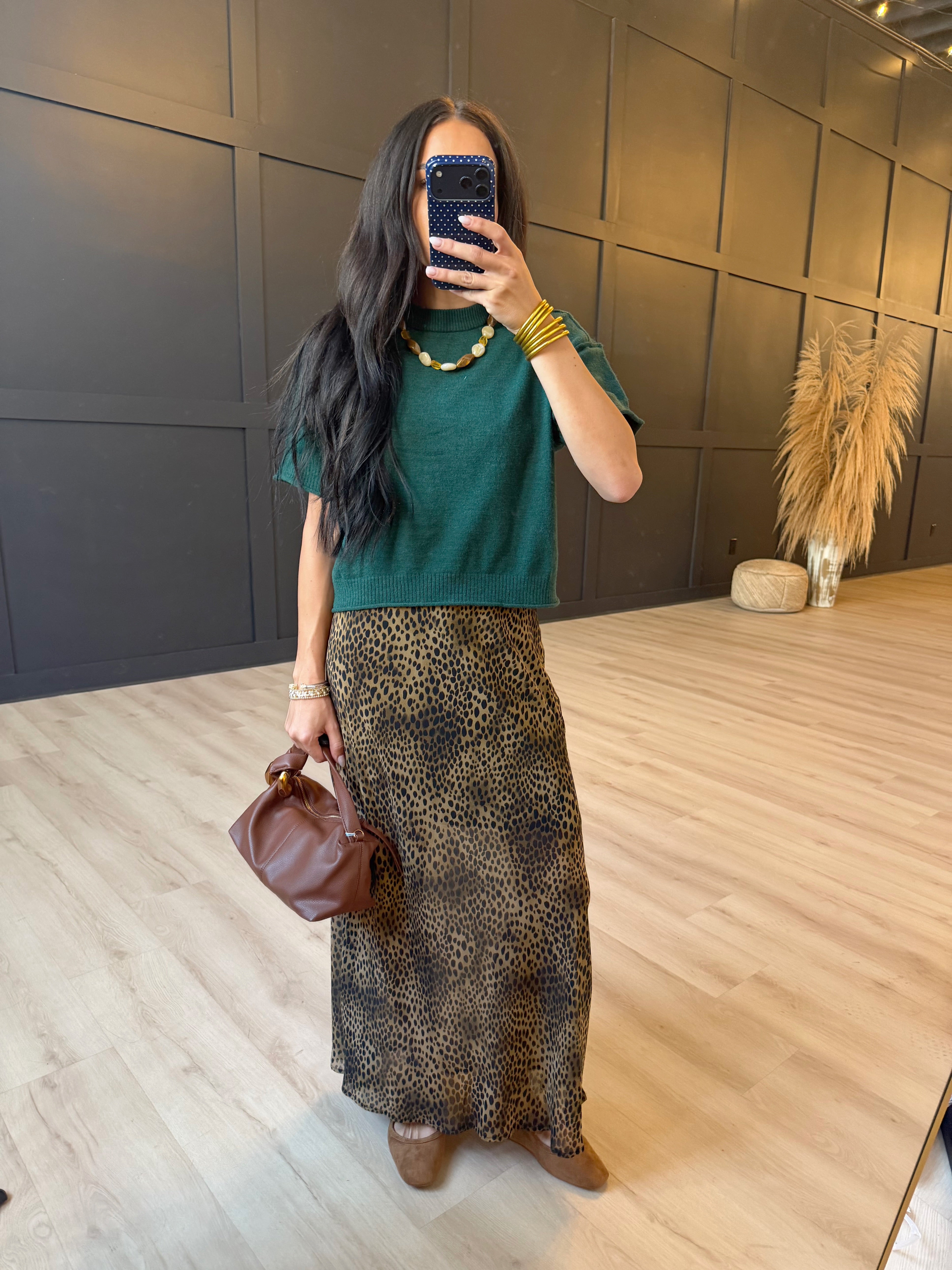 Lightweight Exposed Seam Short Sleeve Crop Sweater In Hunter Green - Infinity Raine