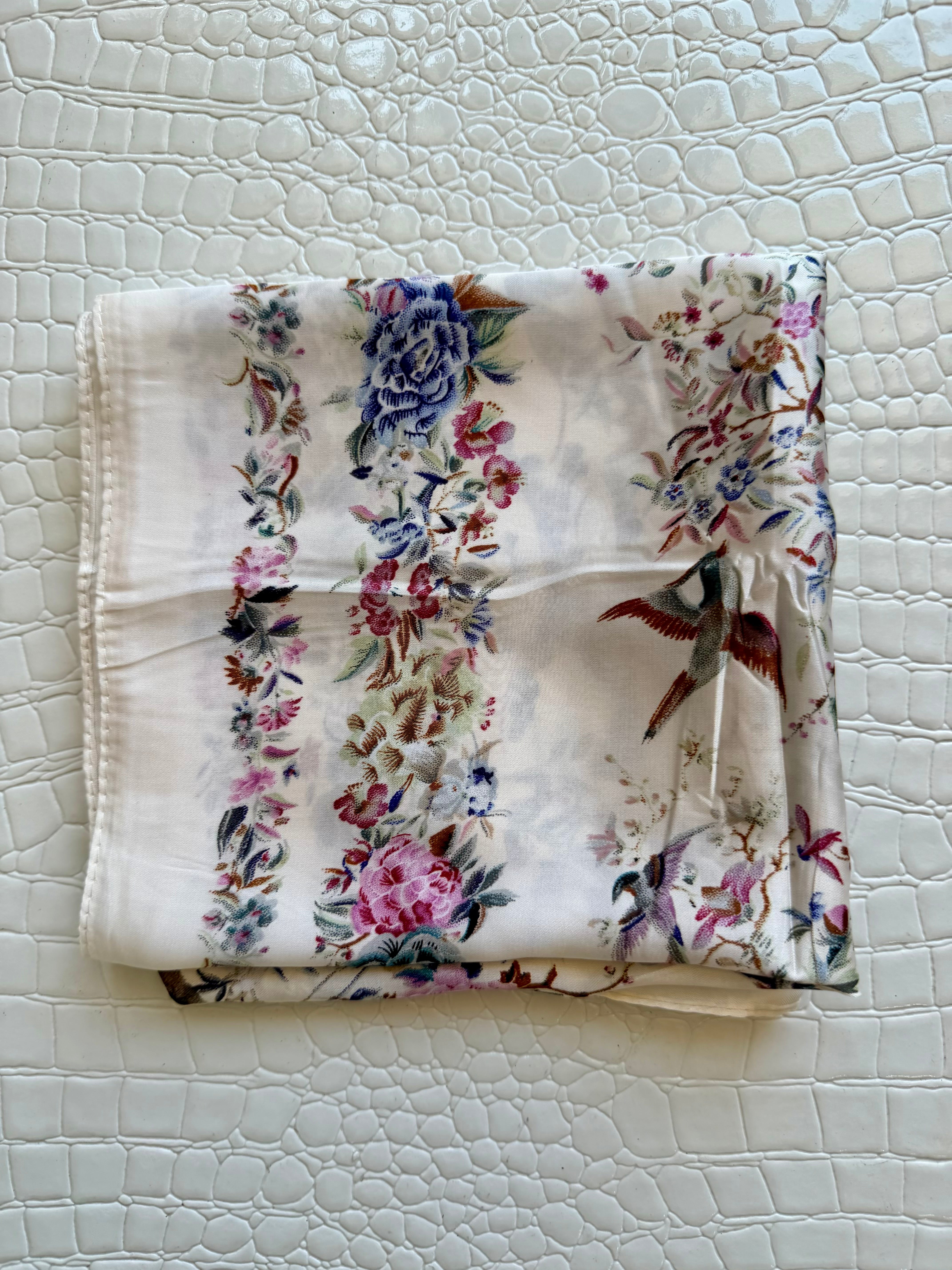 Chic Accent Scarf - Infinity Raine