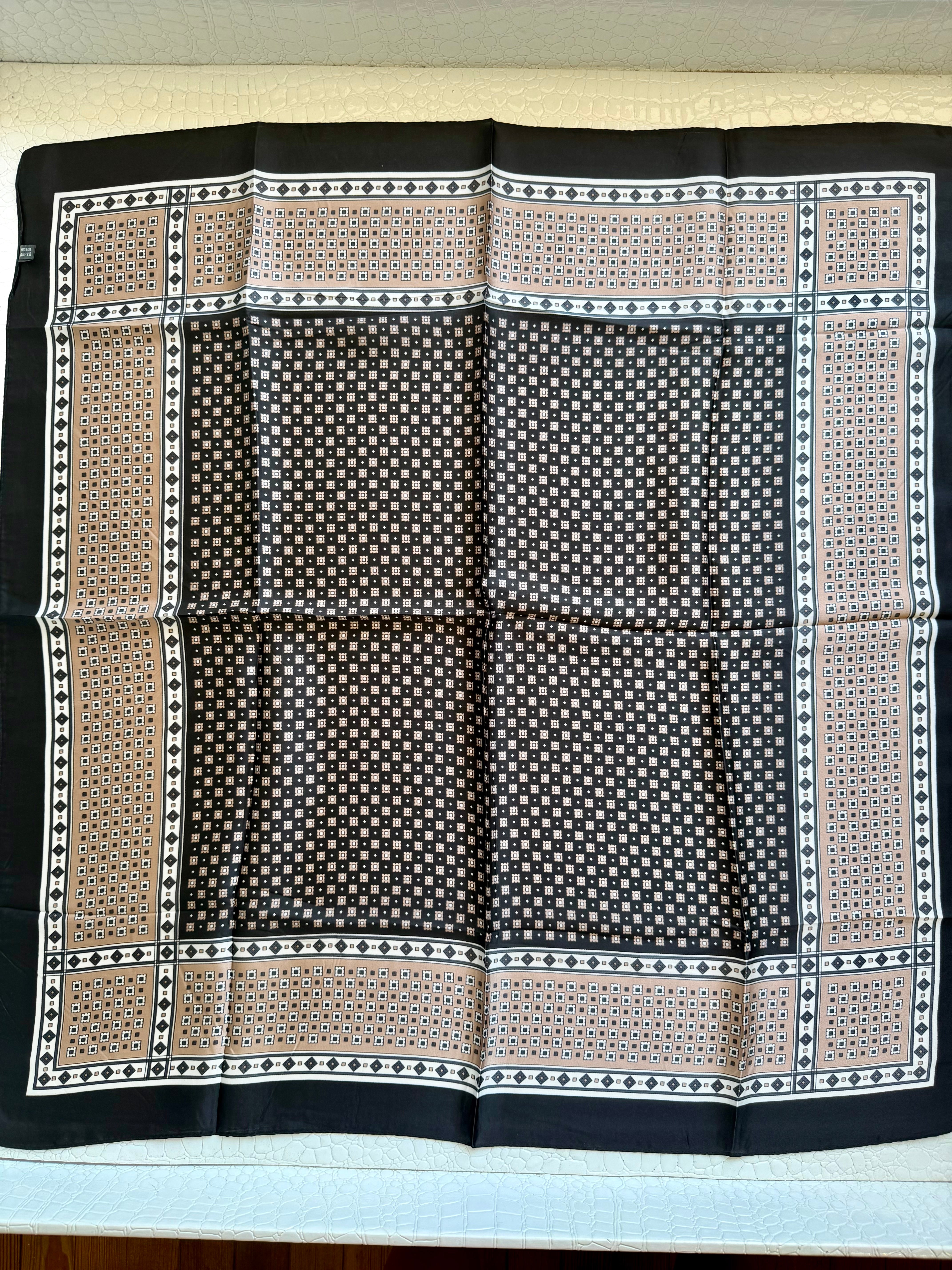 Chic Accent Scarf - Infinity Raine