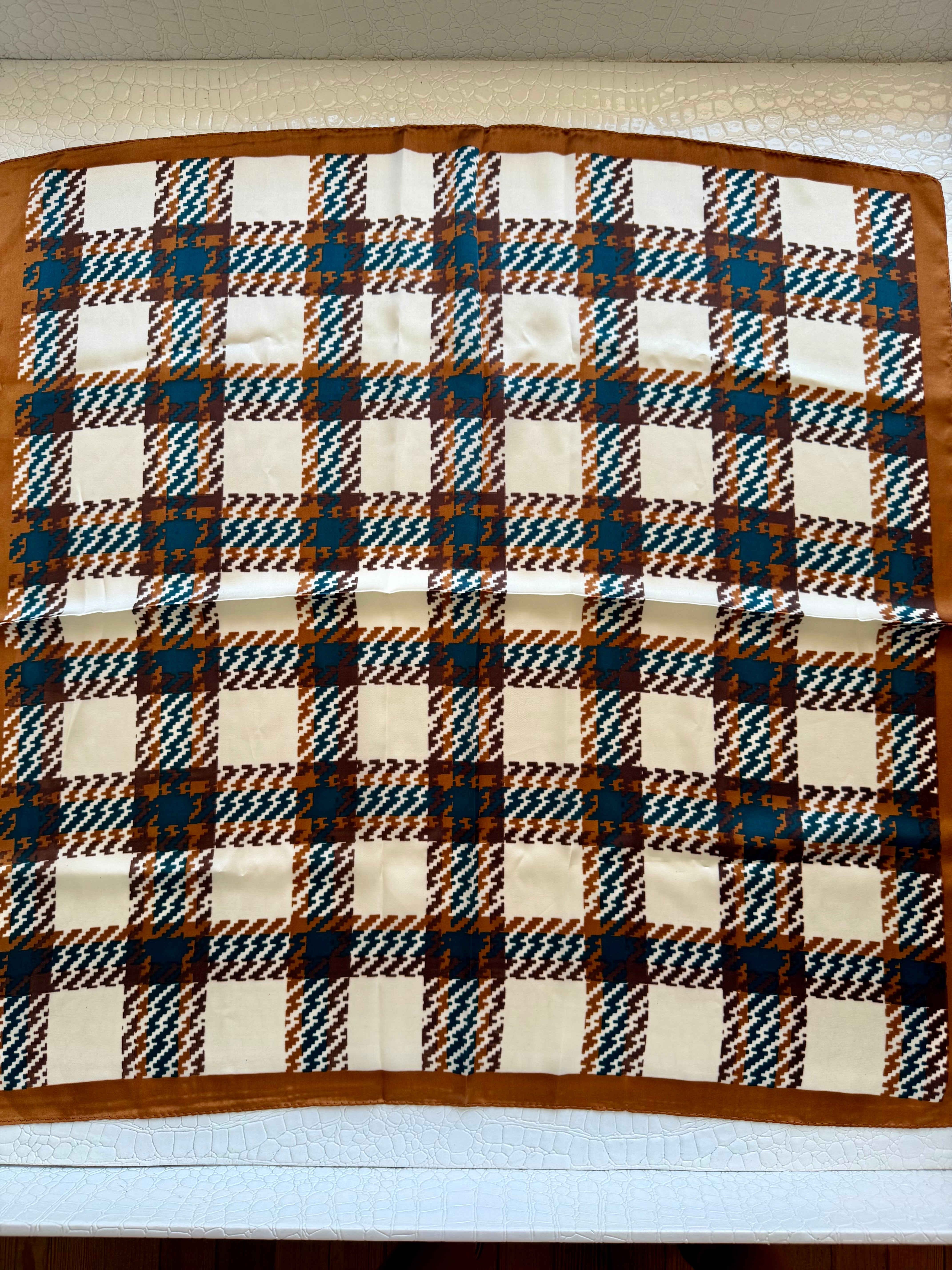 Chic Accent Scarf - Infinity Raine