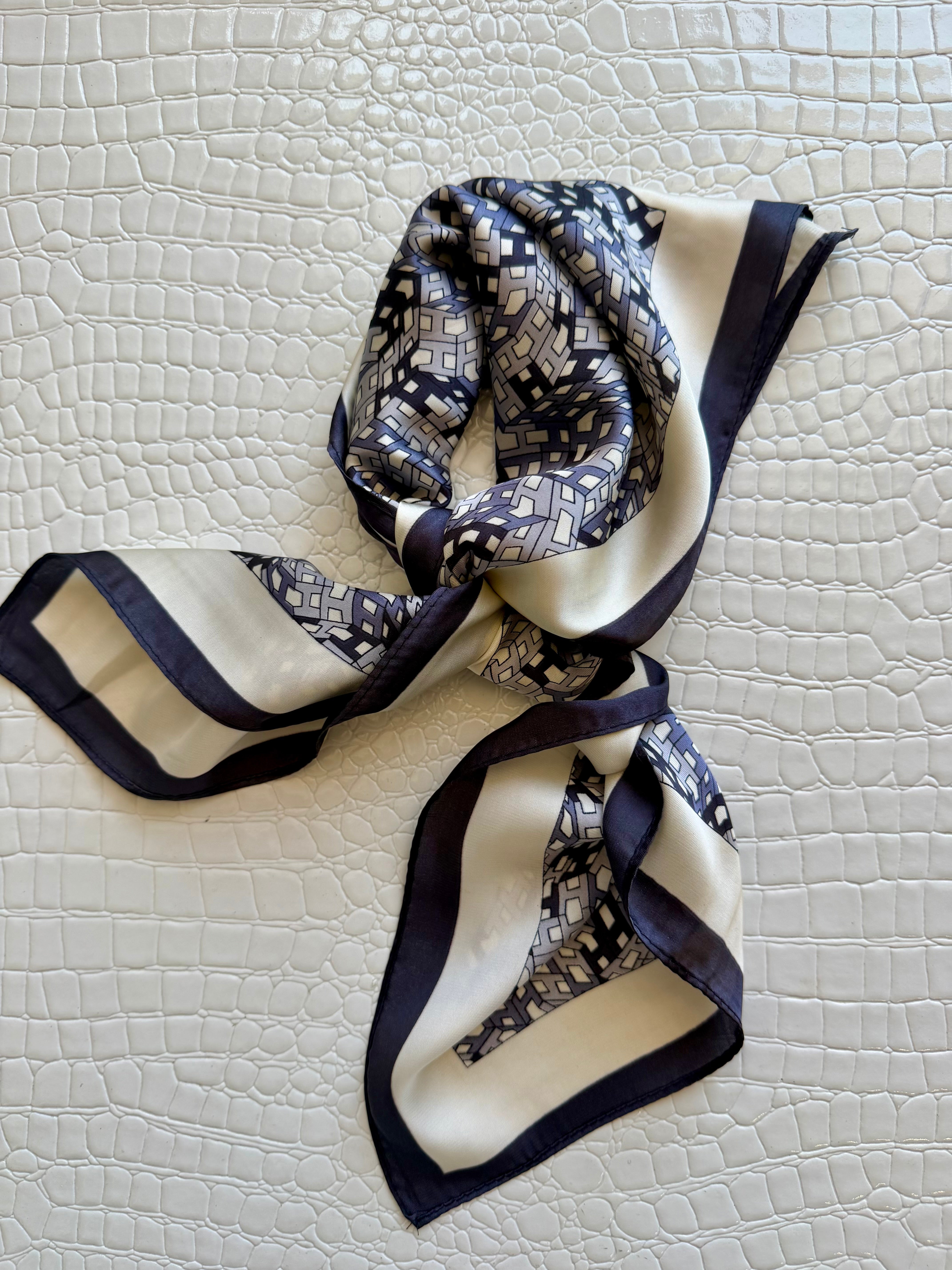 Chic Accent Scarf - Infinity Raine