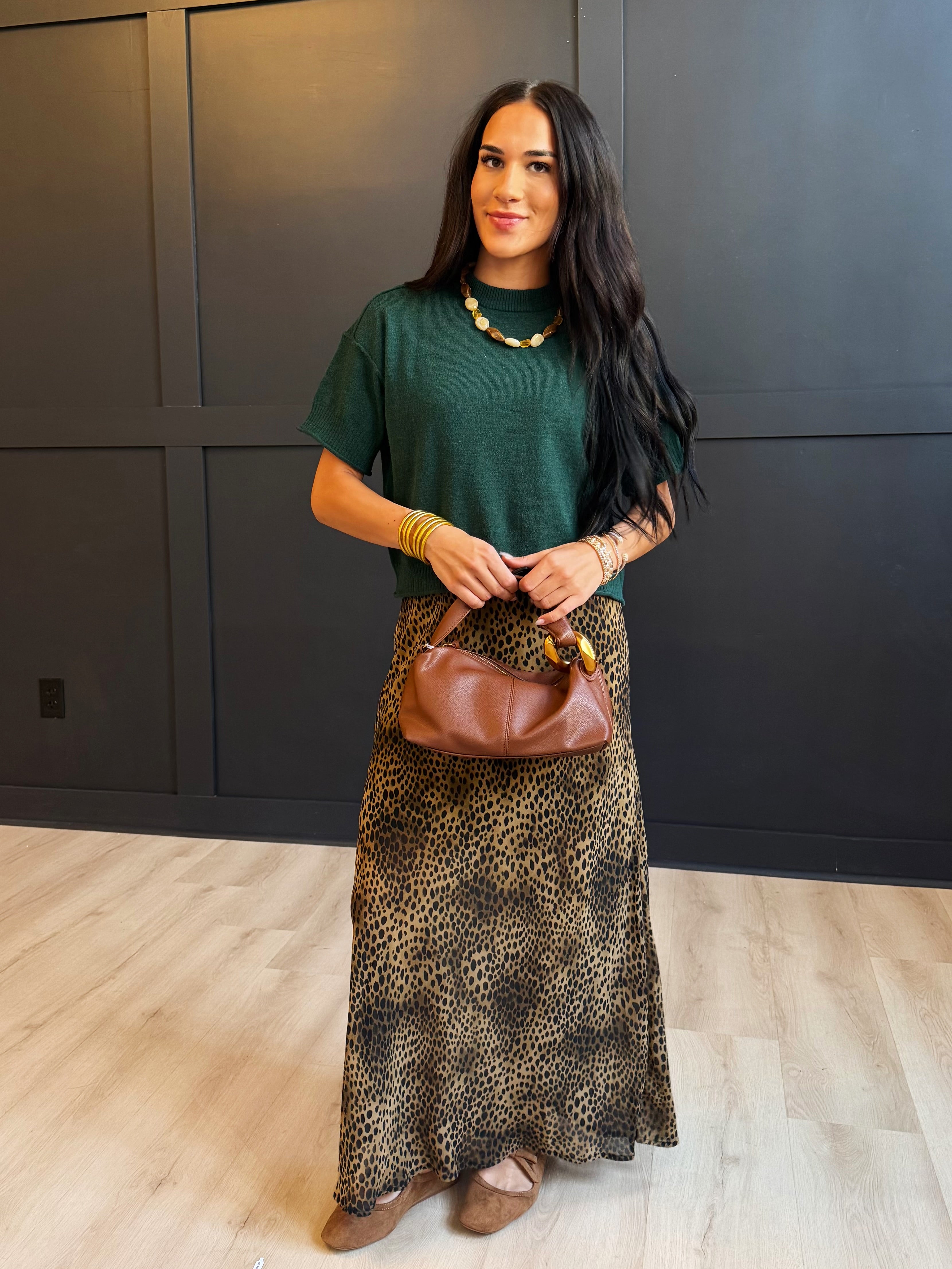 Lightweight Exposed Seam Short Sleeve Crop Sweater In Hunter Green - Infinity Raine