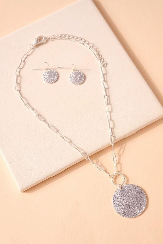 Do Better Hammered Pendant Necklace & Earrings Set-Silver - Infinity Raine