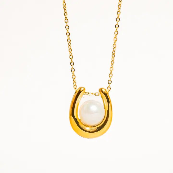 Barn 18K Gold Non-Tarnish Horseshoe Pearl Necklace - Infinity Raine