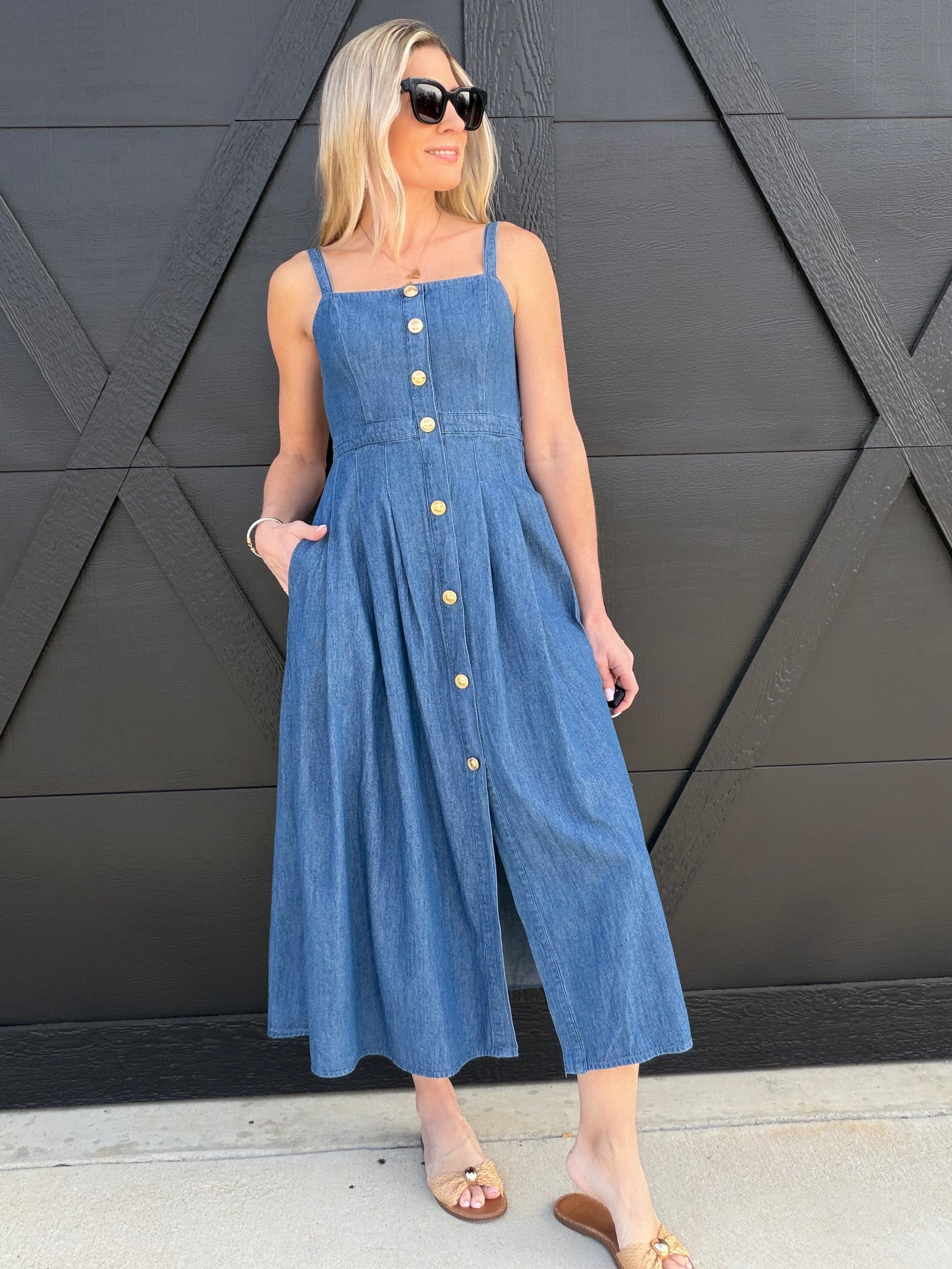 blu pepper DRESSES Denim Sleeveless Button Down Midi Dress In Light