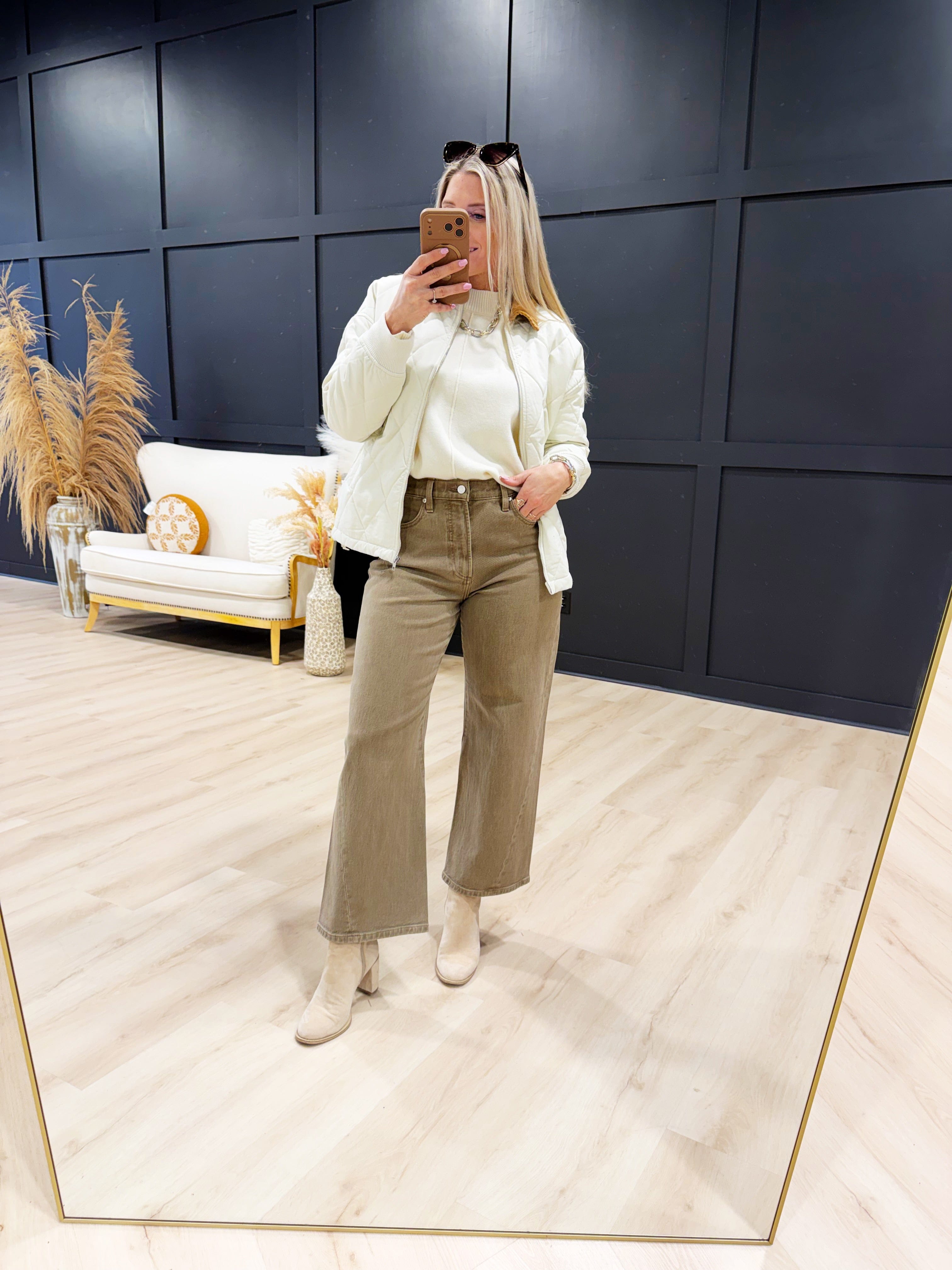 blu pepper Outerwear - Jackets & Coats Corduroy Collar Quilted Zip-up Jacket in Ivory