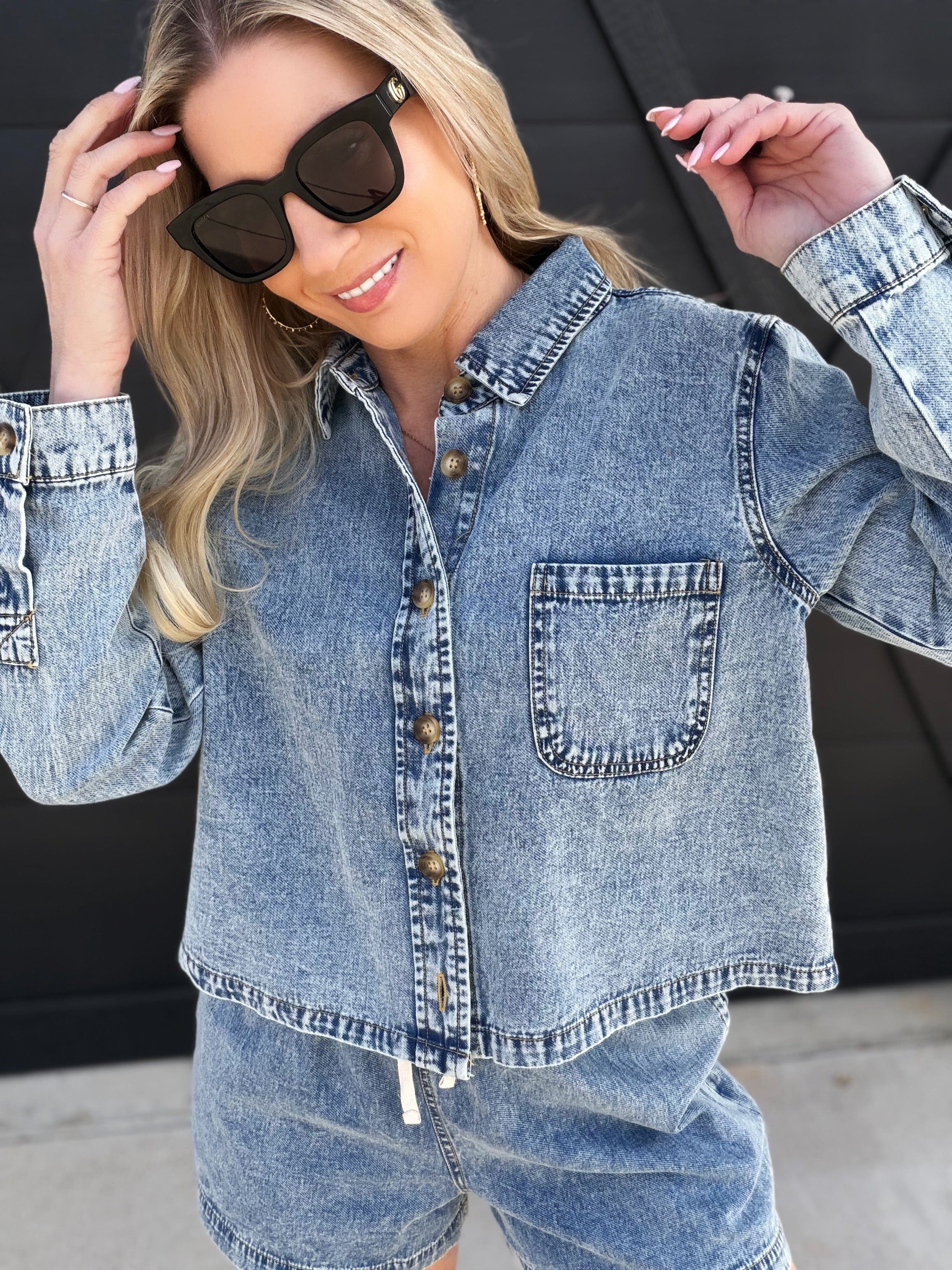 blu pepper Tops - Denim Washed Cropped Denim Button Down Shirt In Chambray