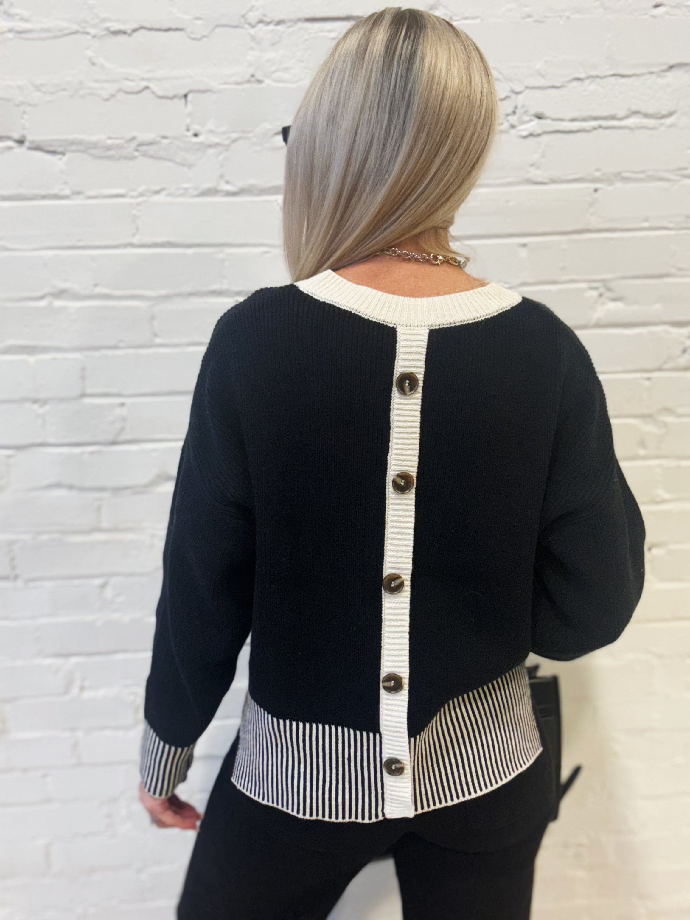 Contrasting Hem Long Sleeve Sweater In Black - Infinity Raine