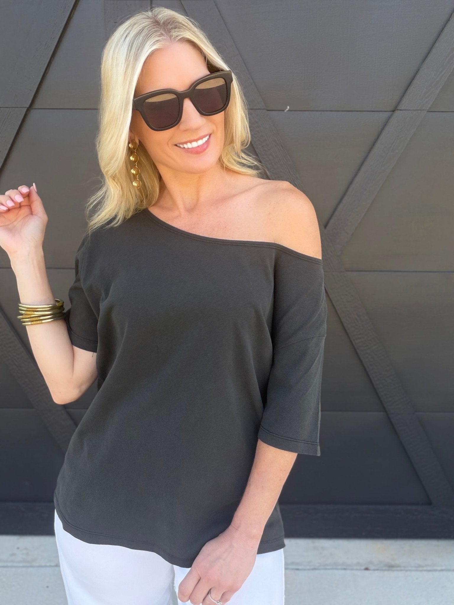 Boat Neck Short Sleeve Basic Tee in Black - Infinity Raine
