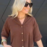 Button-Up Collared Short Sleeve Shirt In Chocolate - Infinity Raine
