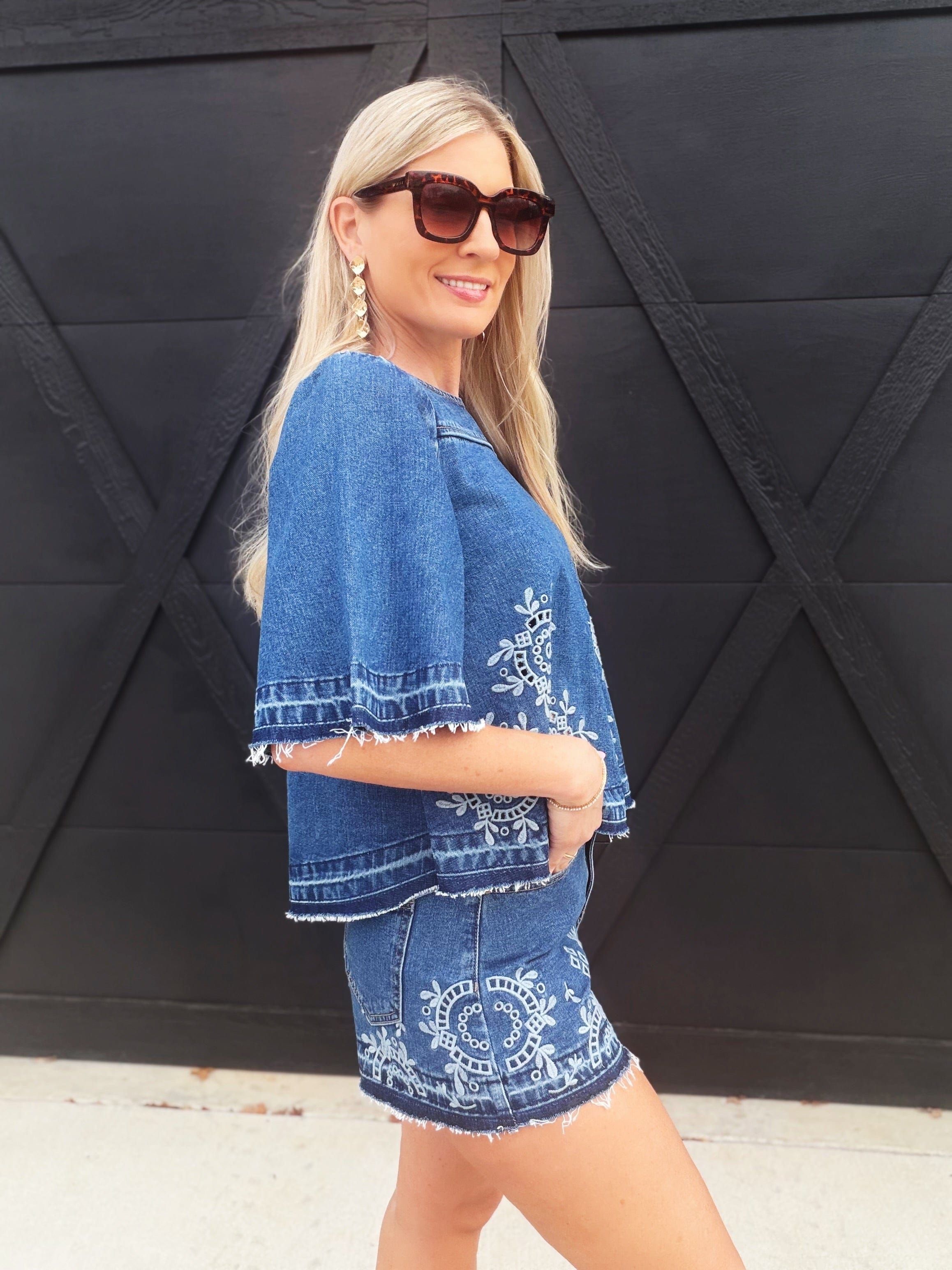 Camellia Sets Embroidered Denim Top And Short Set In Medium Wash