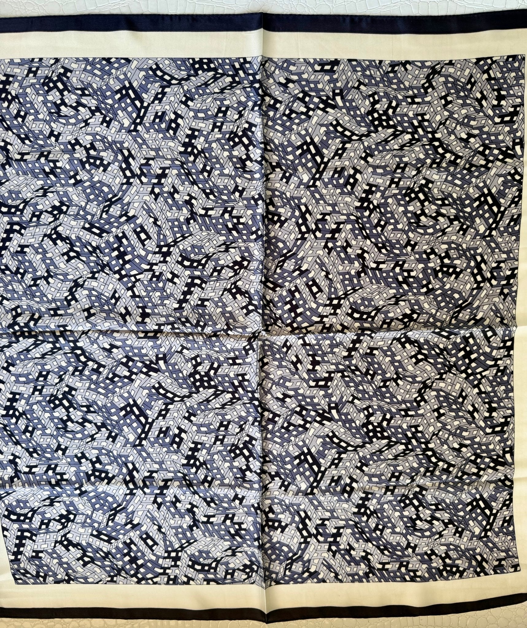 Chic Accent Scarf - Infinity Raine