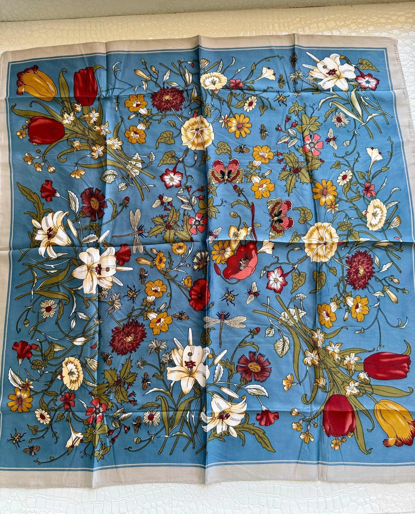 Chic Accent Scarf - Infinity Raine