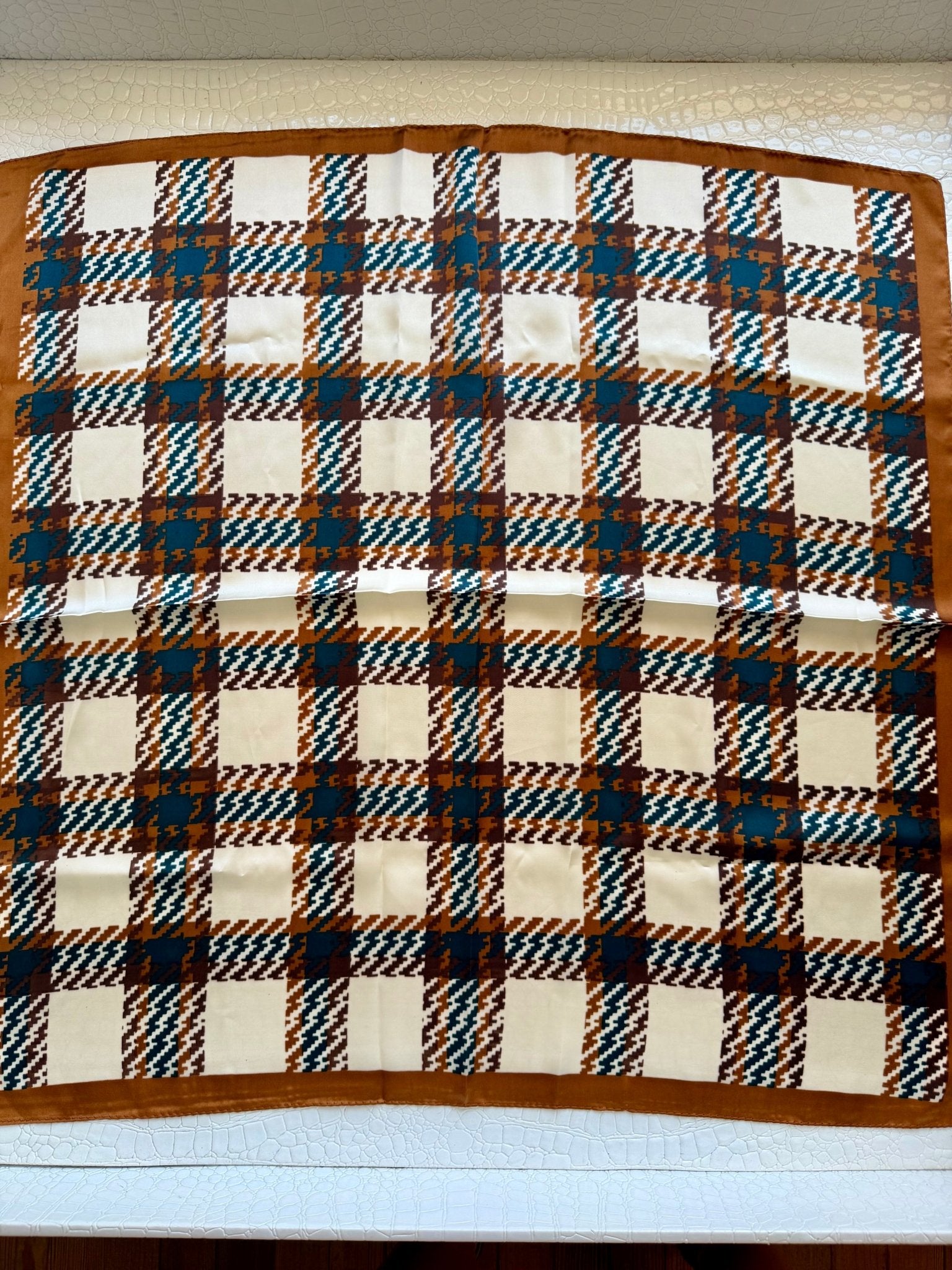 Chic Accent Scarf - Infinity Raine