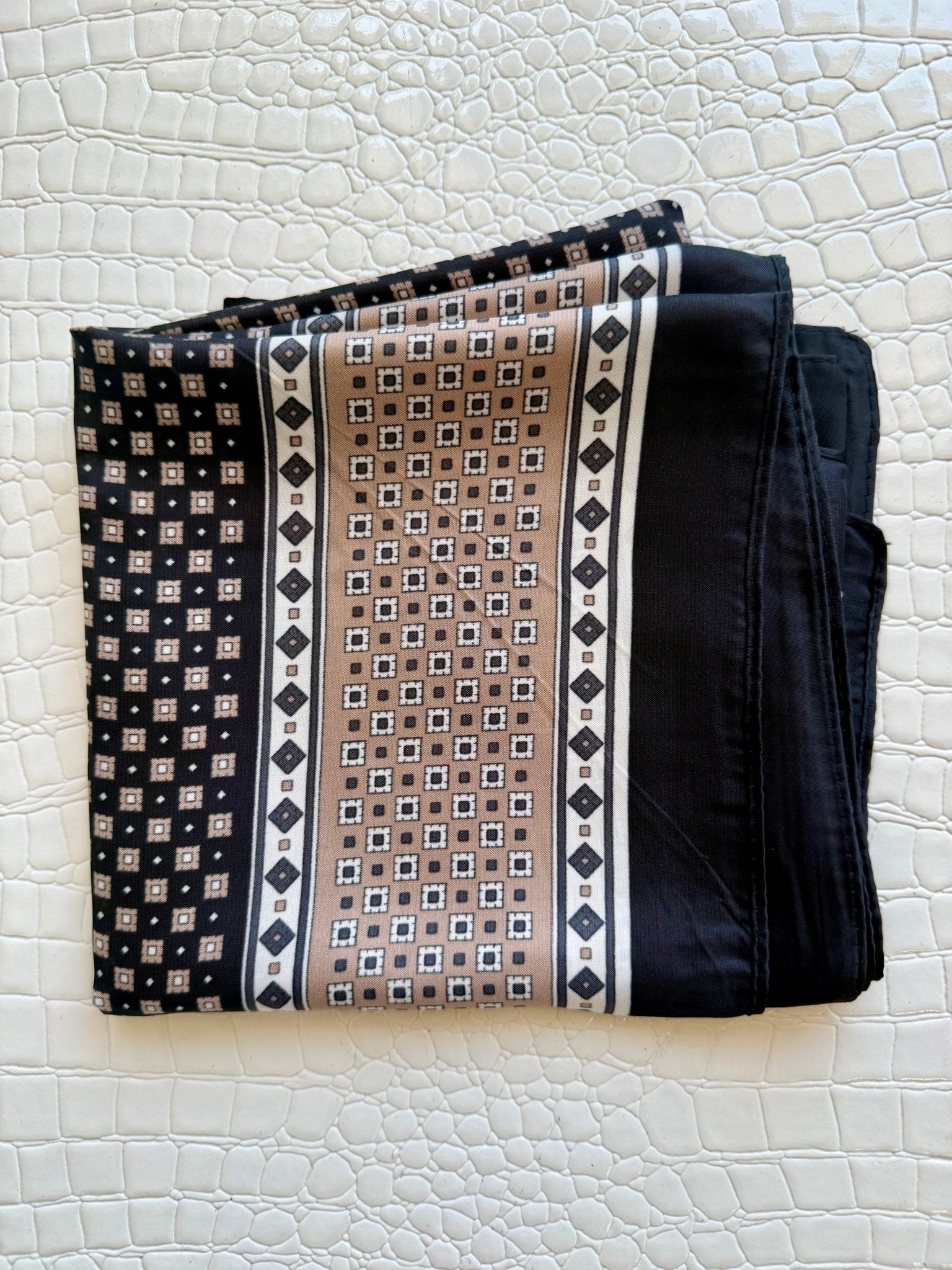 Chic Accent Scarf - Infinity Raine