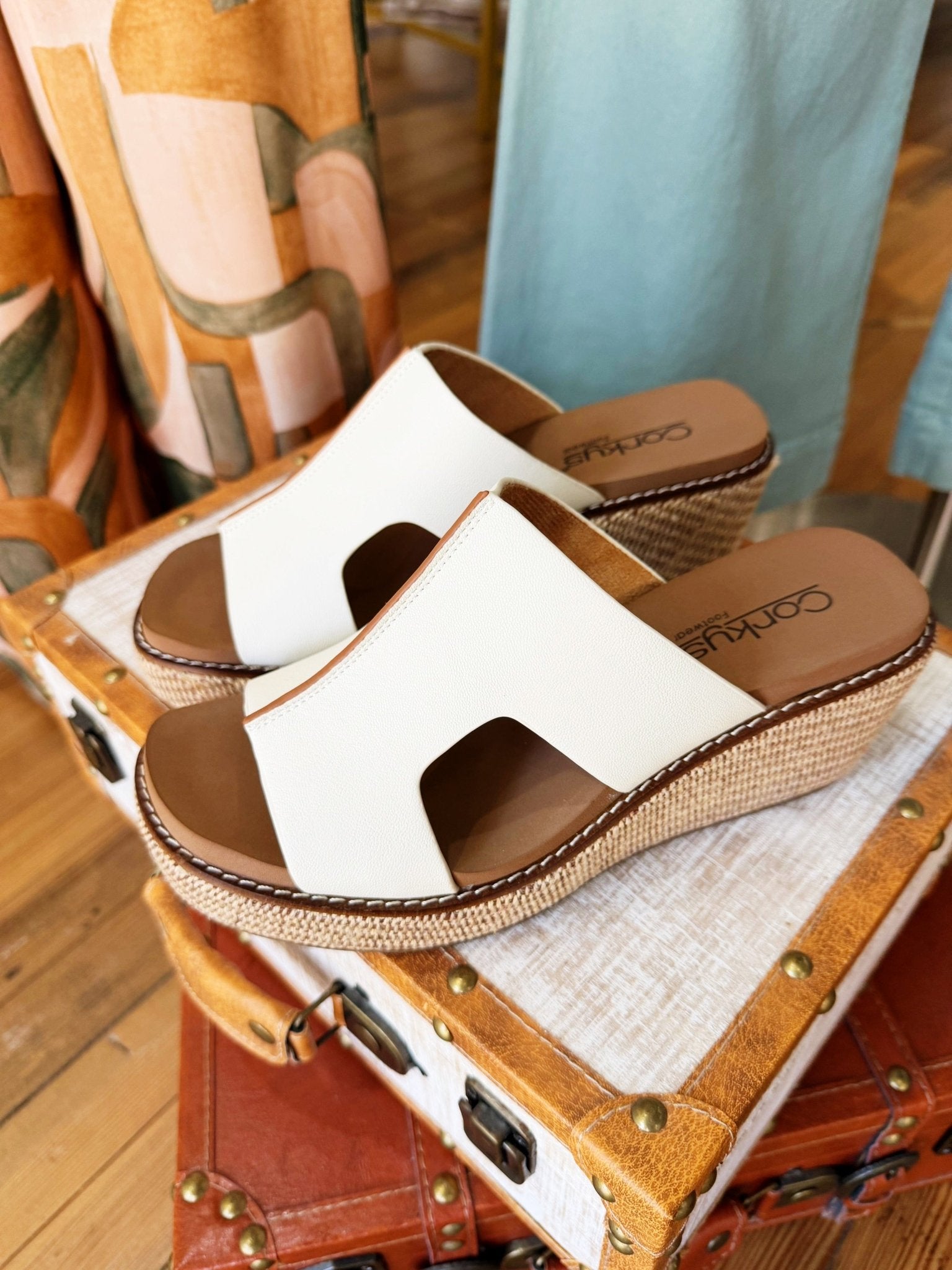 Corky's Kiss N Tell Wedge In White - Infinity Raine