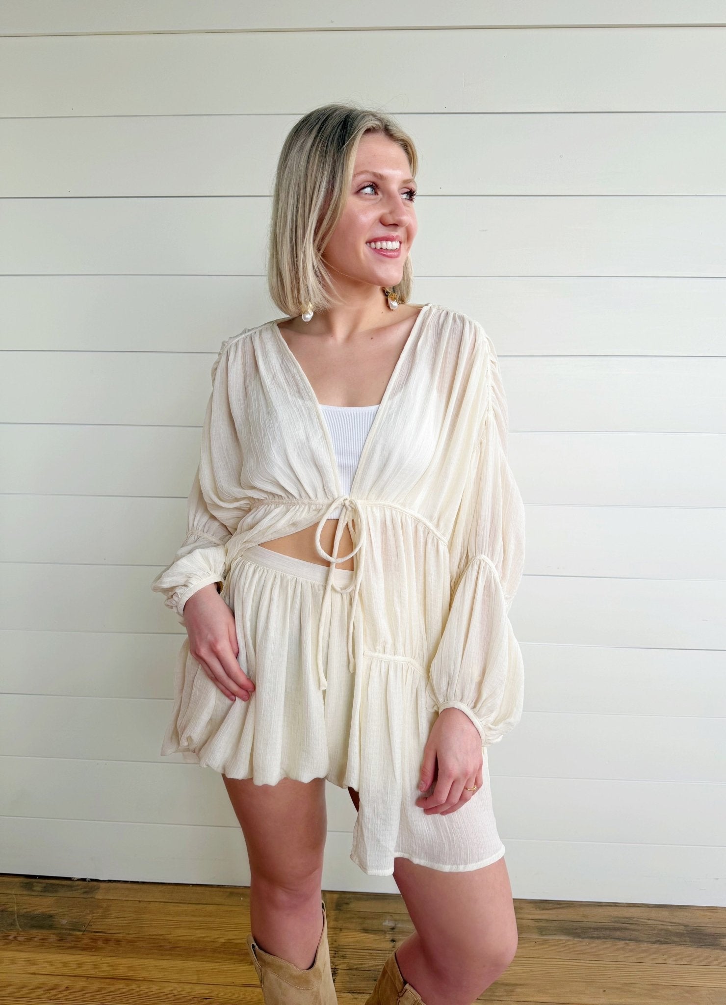 Daydreamer Bubble Shorts In Cream - Infinity Raine