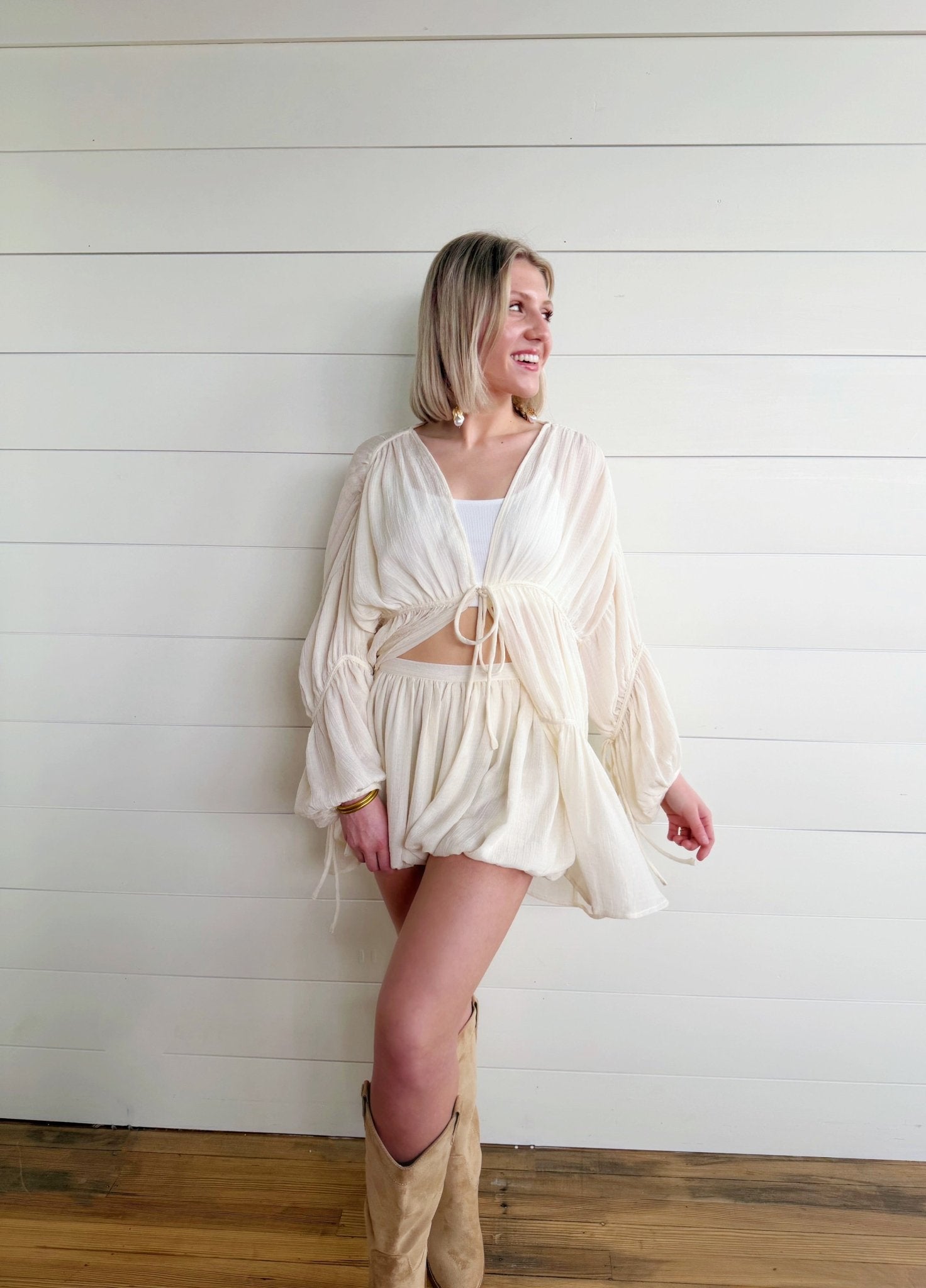 Daydreamer Bubble Shorts In Cream - Infinity Raine
