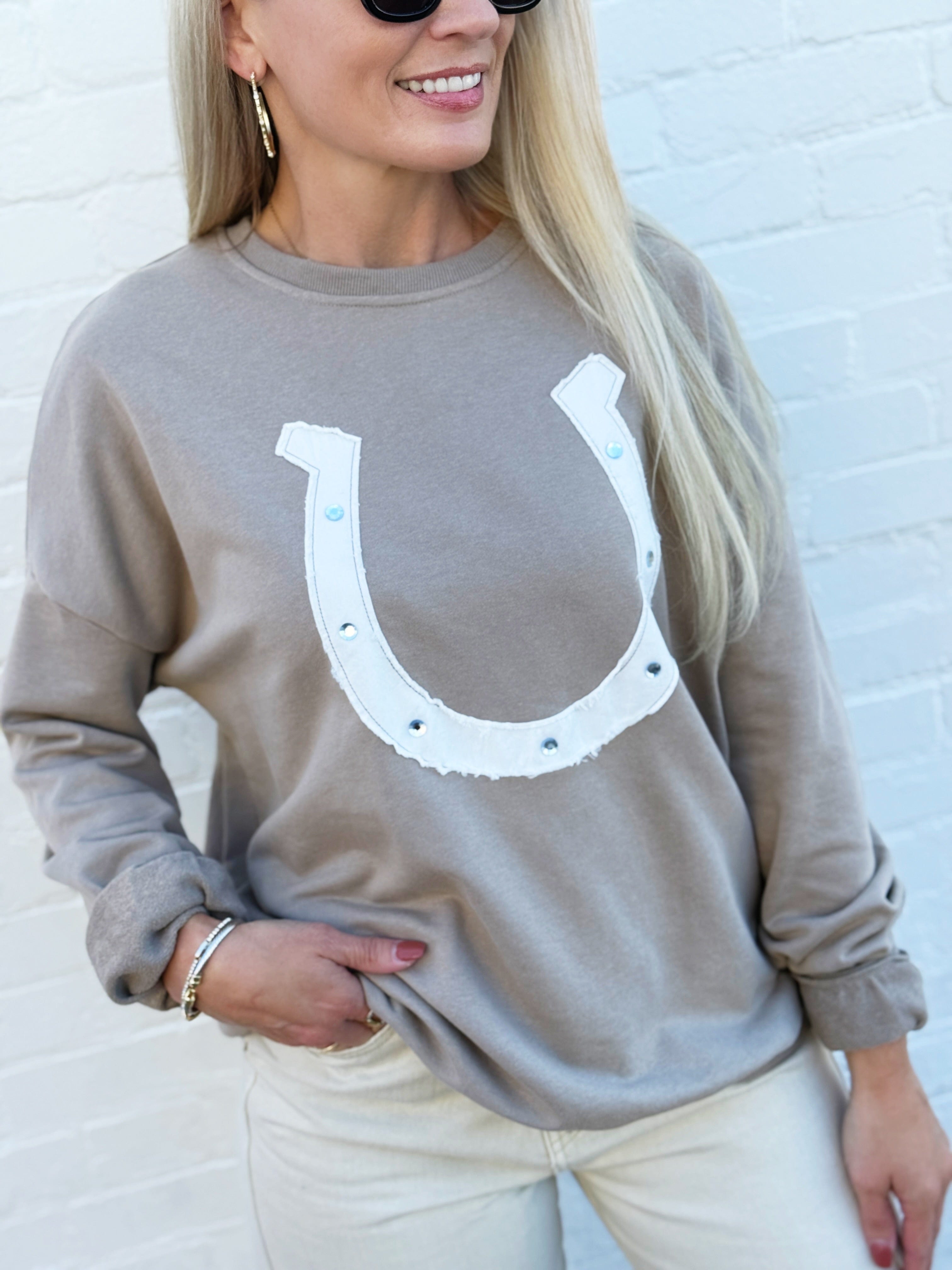 ee:some Tops - Sweatshirts Horseshoe Pullover In Almond Milk