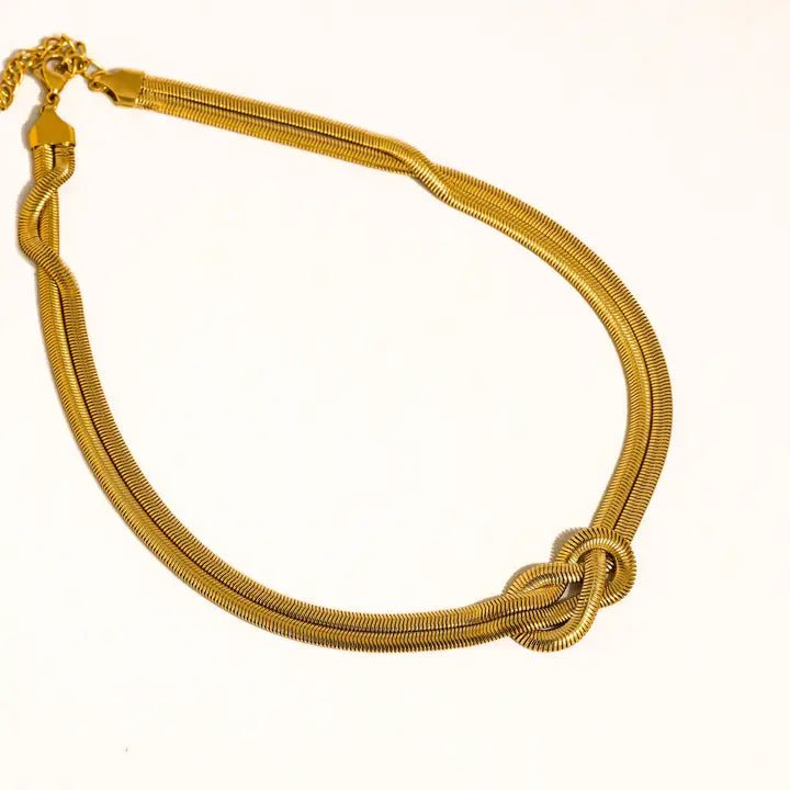 Evereign 18k Gold Knot Necklace - Infinity Raine
