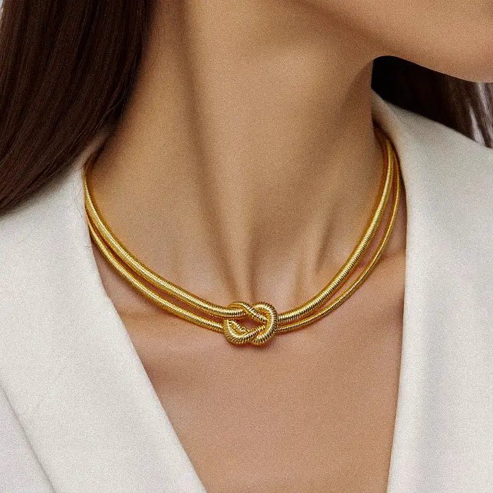 Evereign 18k Gold Knot Necklace - Infinity Raine