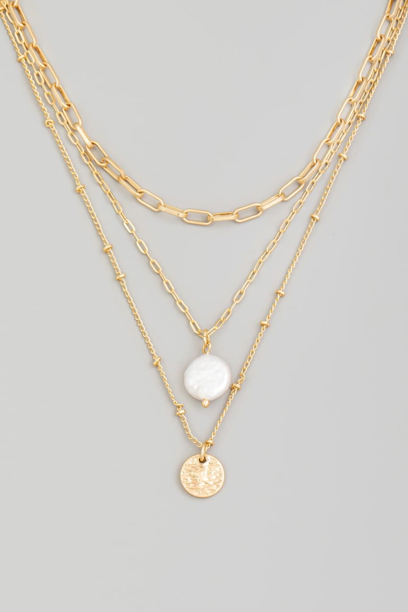 fame accessories Jewelry - Necklaces Pearl And Metallic Disc Layered Charm Necklace In Gold
