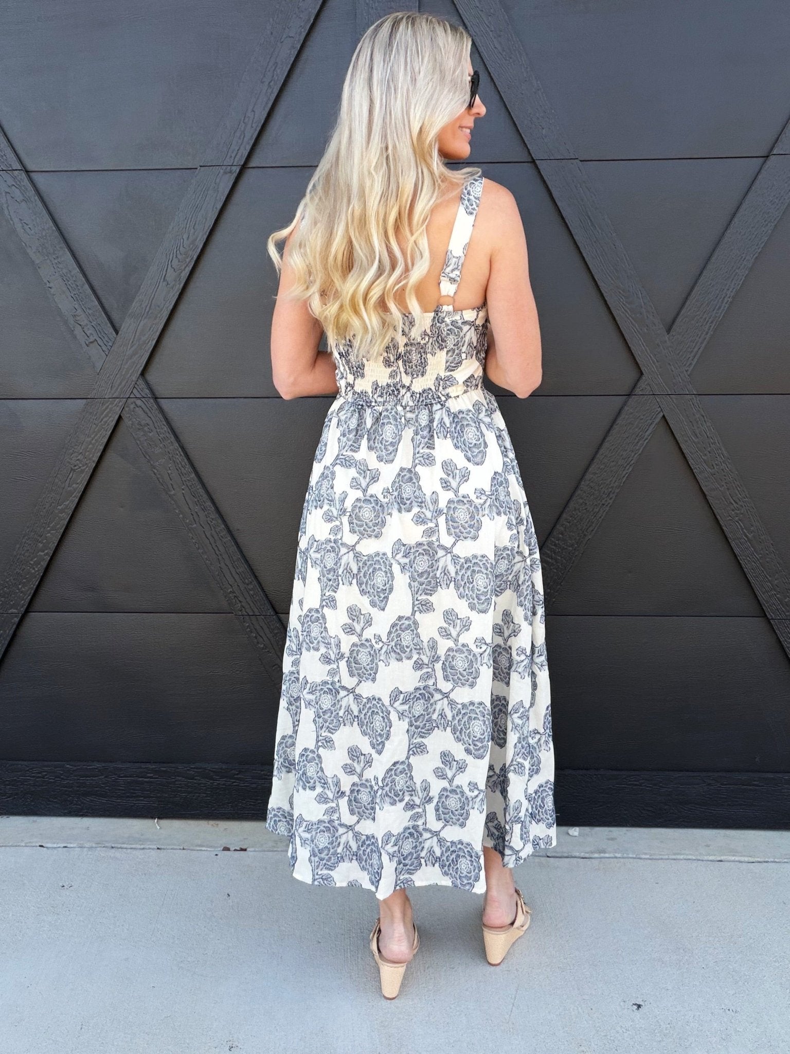 Floral Jacquard Pattern Sleeveless Midi Dress In Navy - Infinity Raine