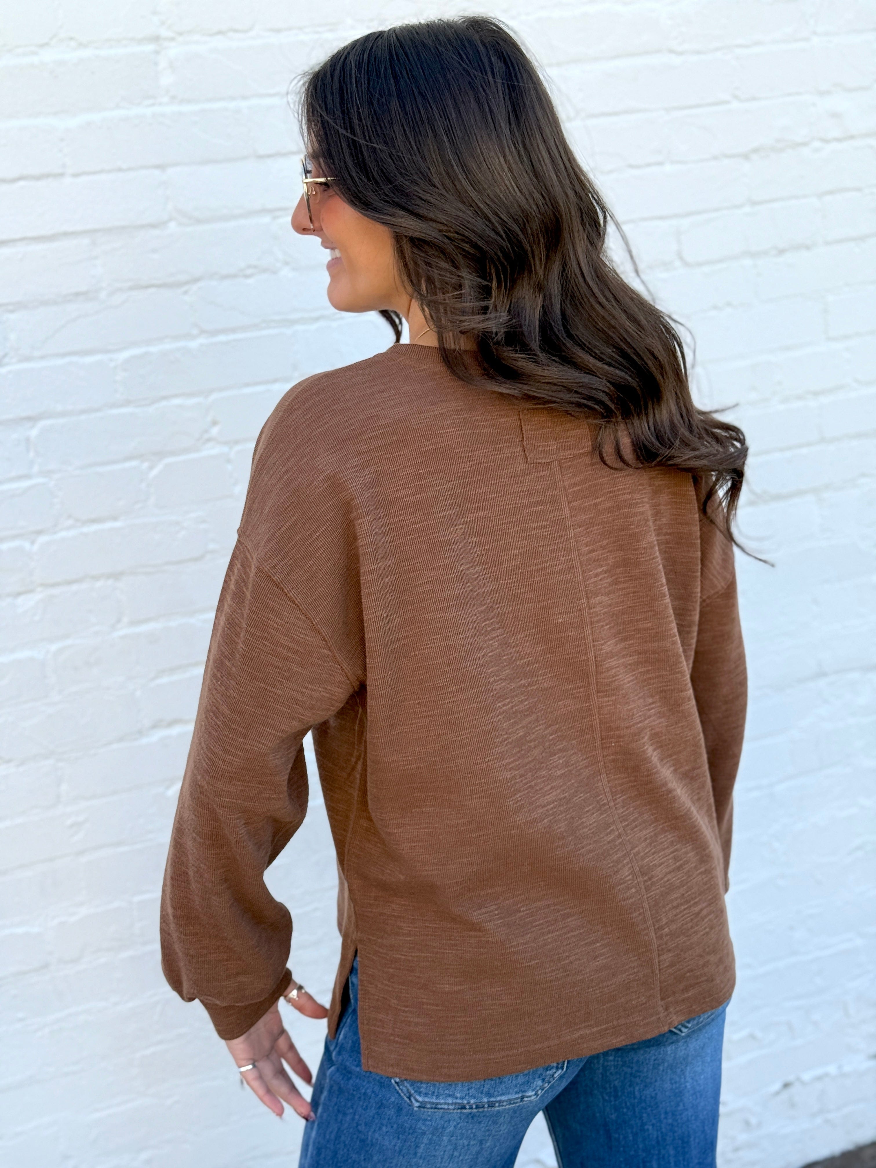 JOA Tops - Sweaters Round Neck Marled Knit Top In Browna