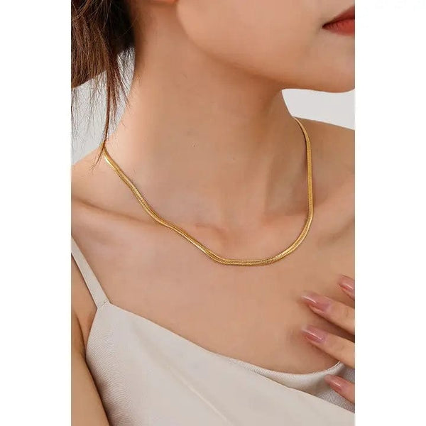 Flat Herringbone Chain Necklace in Gold