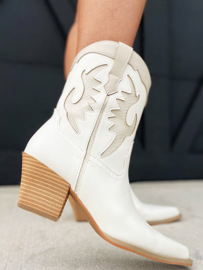 Oasis Society Cowboy Boots-White - Infinity Raine