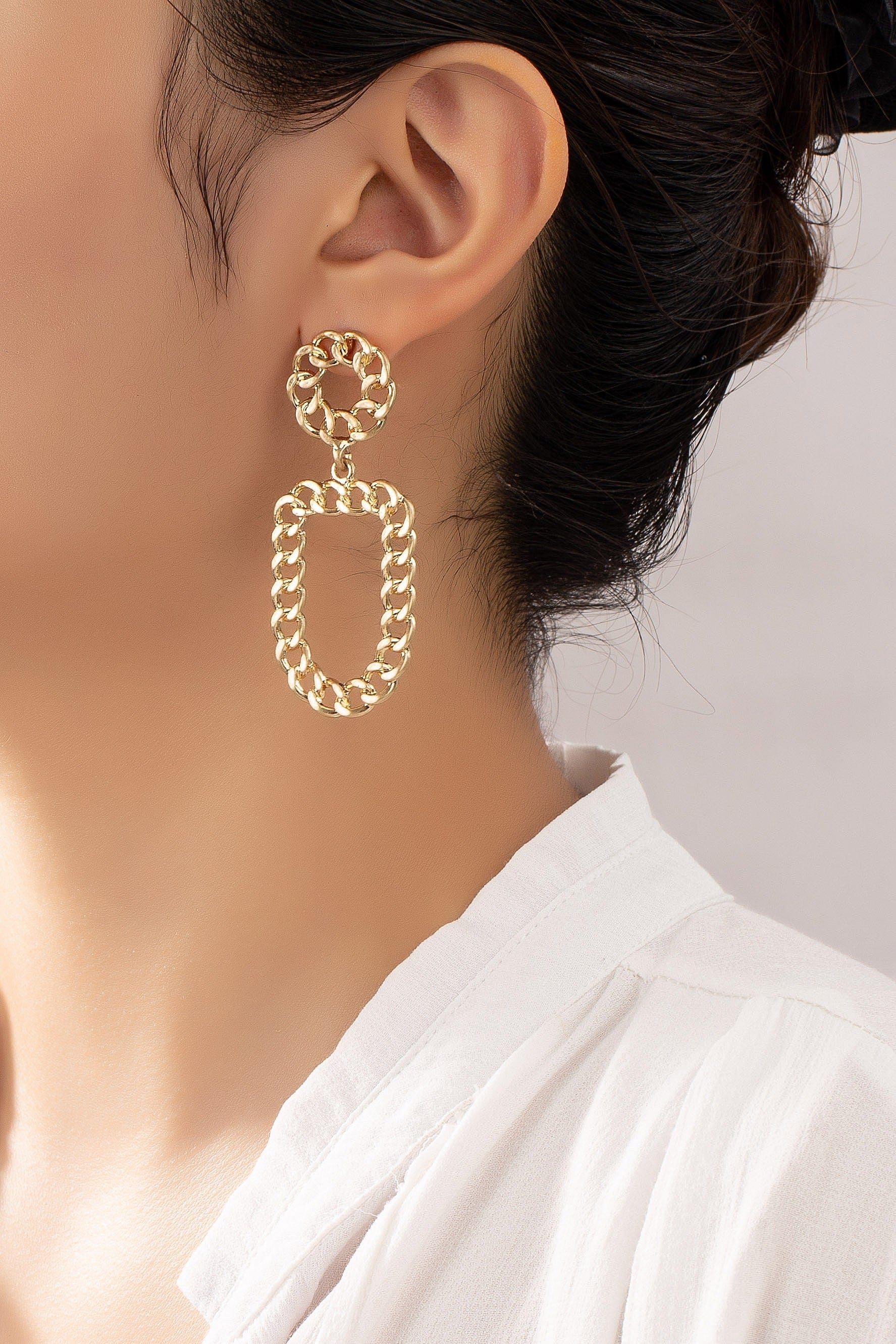 Curb Chain Round And Oval Hoop Earring In Gold - Infinity Raine