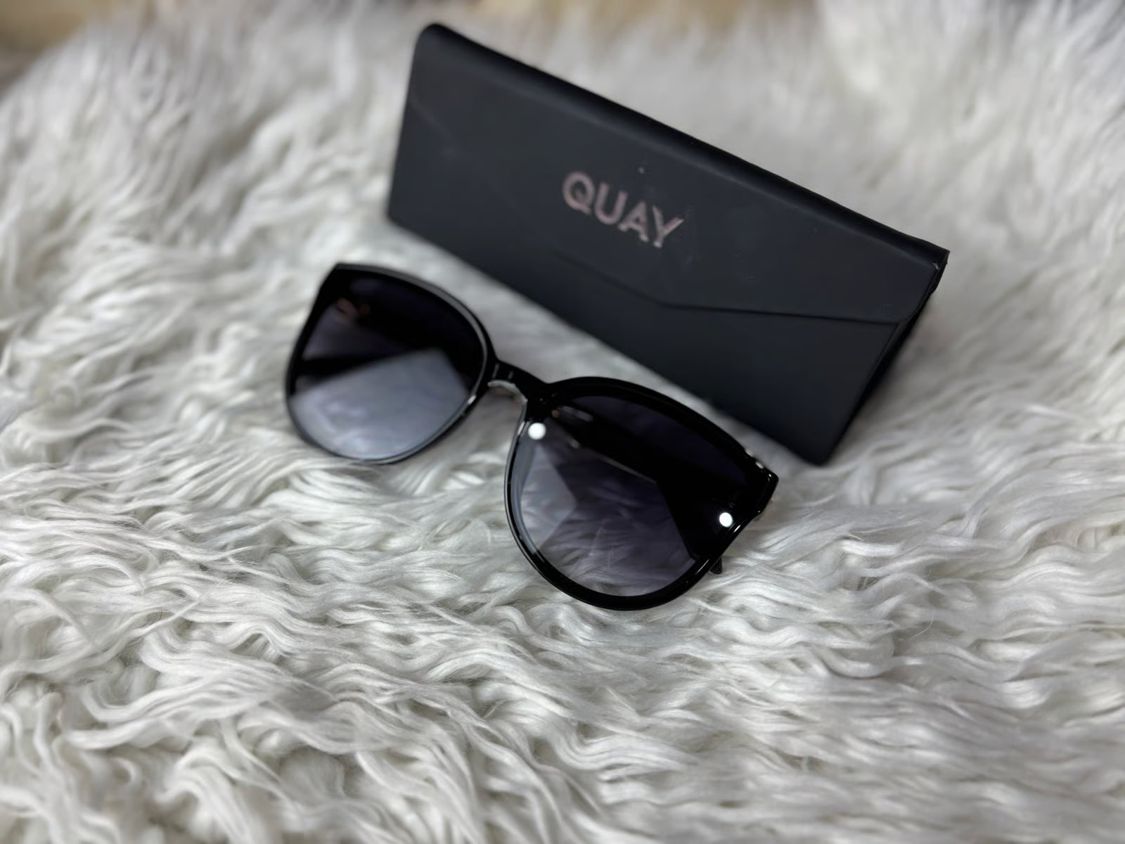 QUAY Date Night Sunnies In Black - Infinity Raine