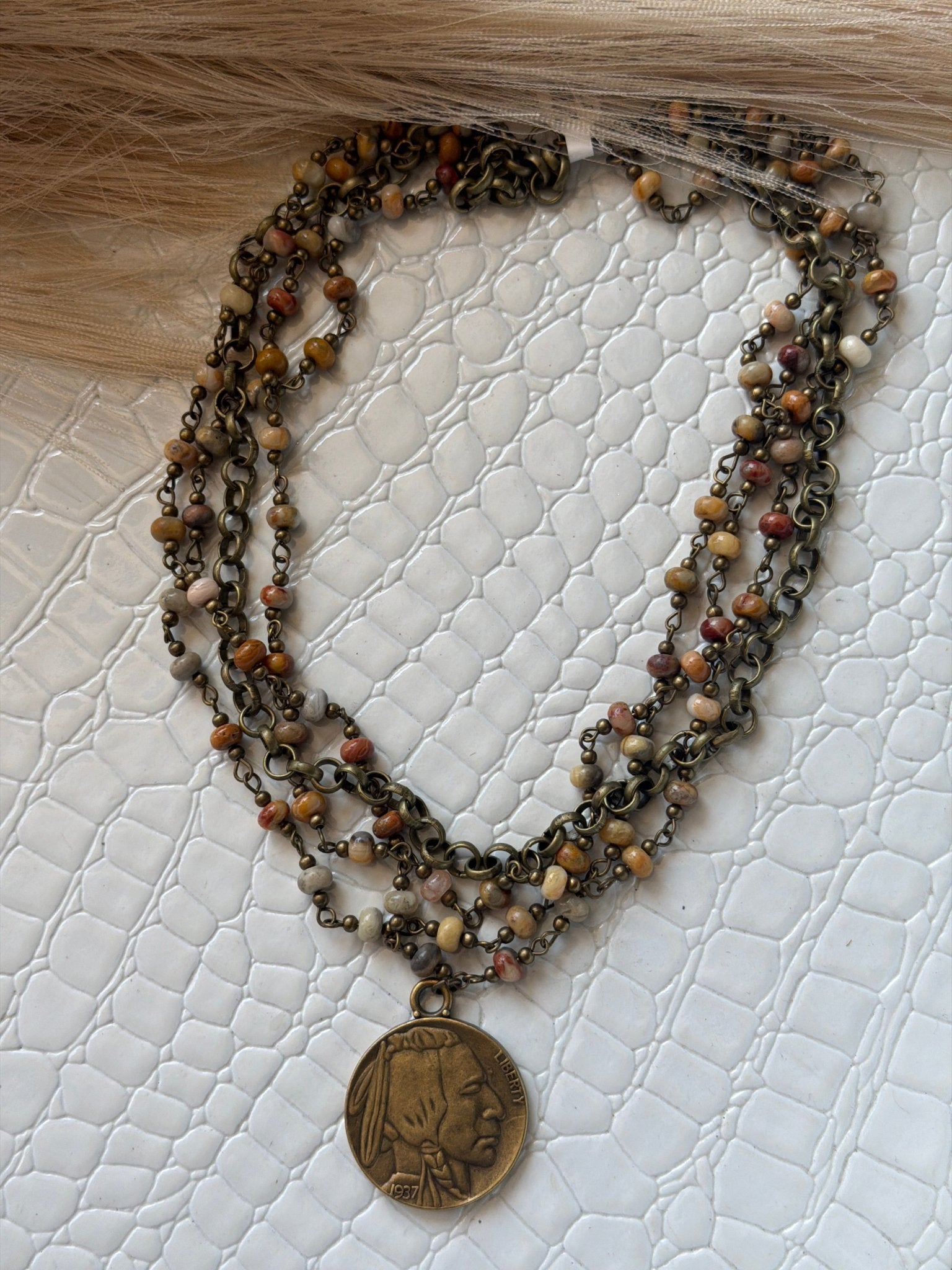 Natural Agate Collar-Length Necklace with Coin - Infinity Raine