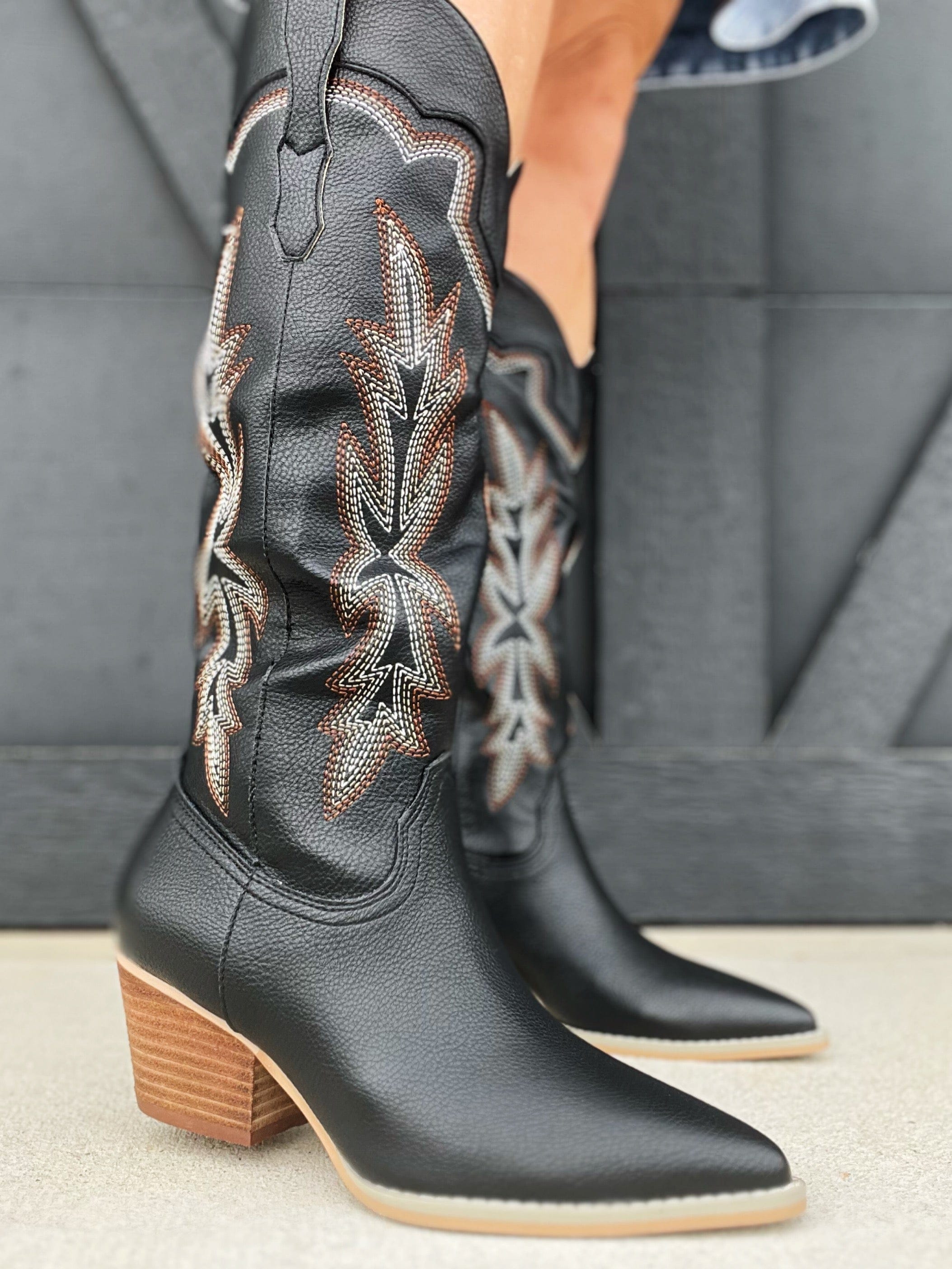 Oasis Society Ainsley Embroidered Cowboy Boots In Black - Infinity Raine