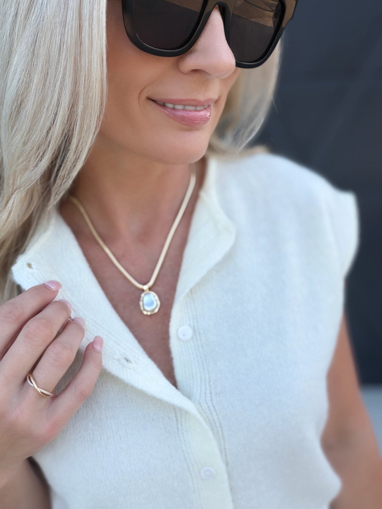 Pearl Pendant Herringbone Chain Necklace In Gold - Infinity Raine