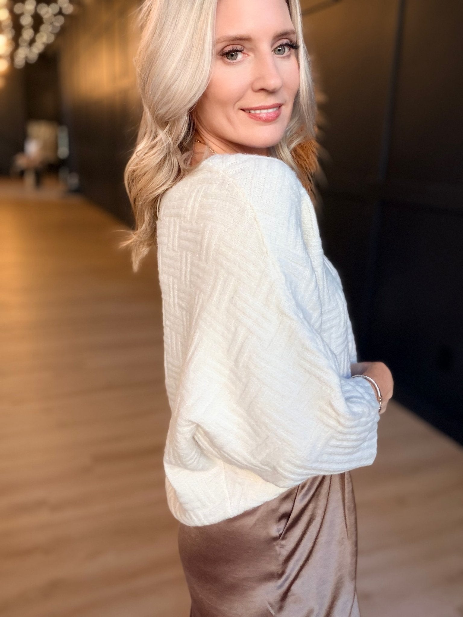 Relaxed Textured Pullover In Cream - Infinity Raine