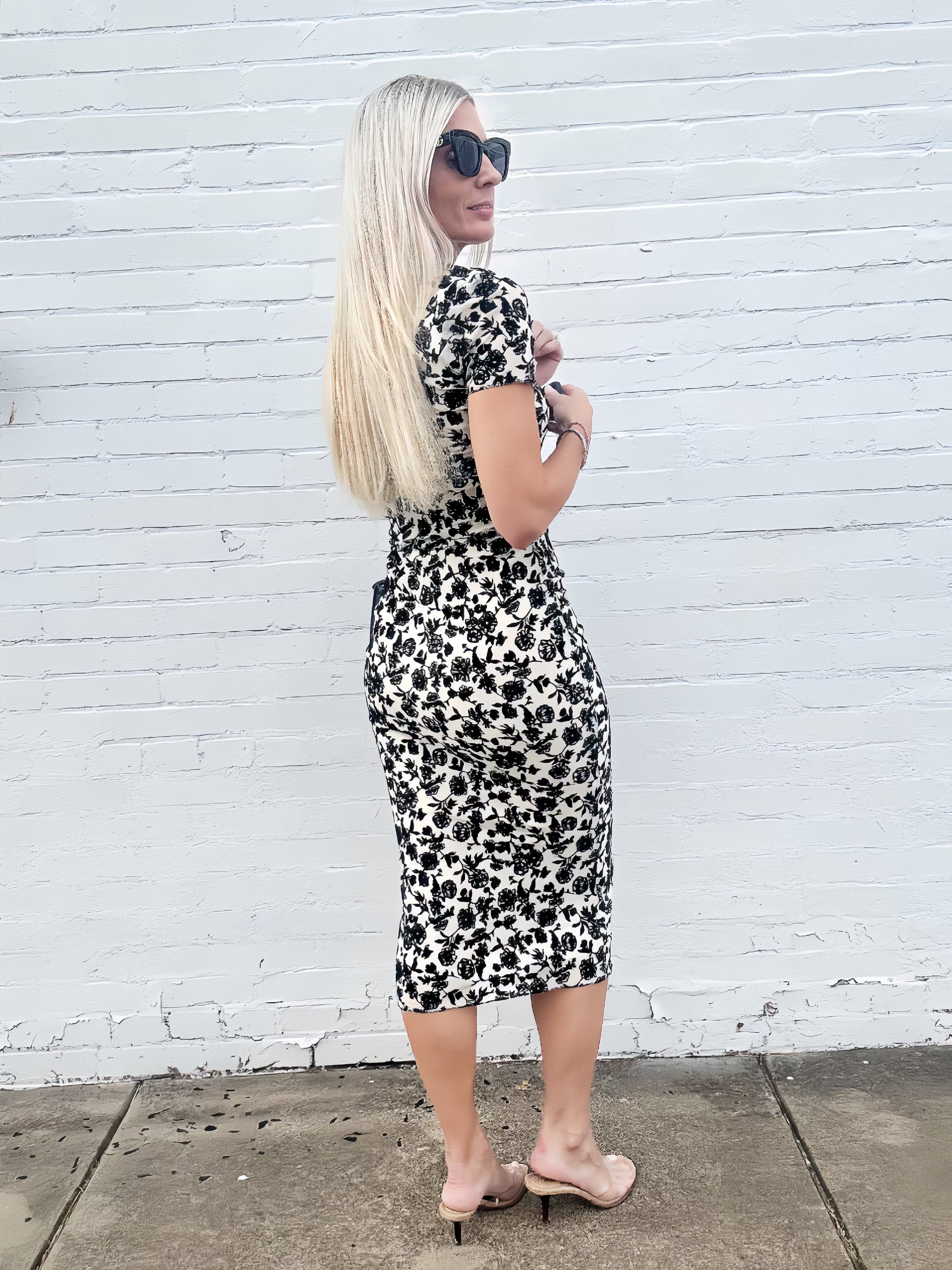Analogue Floral Cropped Blouse In Black - Infinity Raine