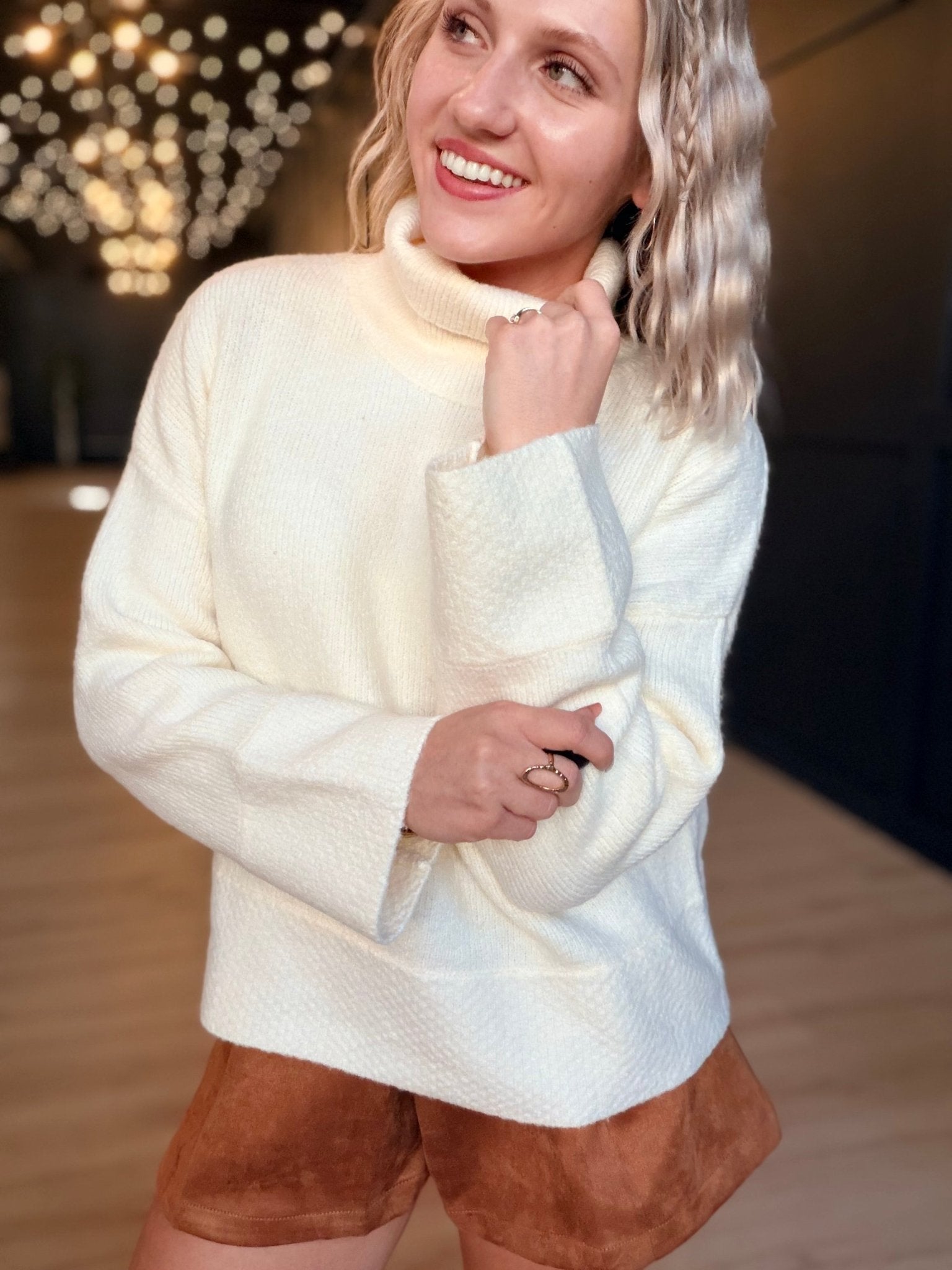 Sammy Turtleneck Sweater In Ivory - Infinity Raine