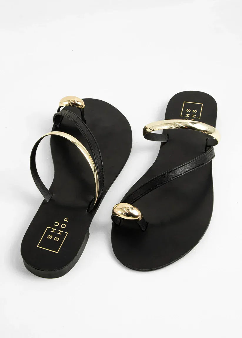 Brenda Flat Sandal In Black - Infinity Raine