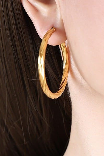 Skinny Medium Hoop In Gold - Infinity Raine